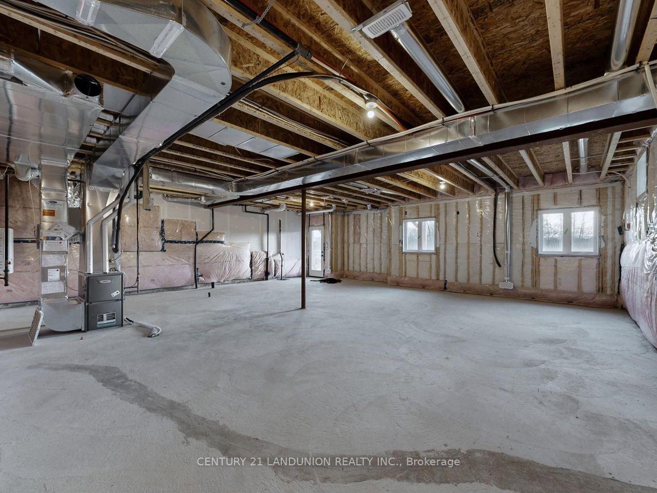 Photo 35 of 19 Spring Oak Crescent, Markham, Rural Markham — HOMEH