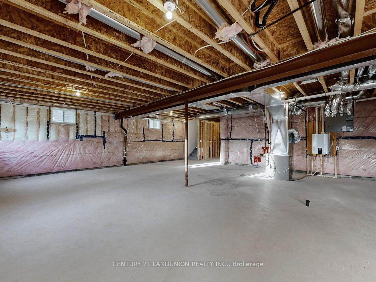 Photo 36 of 19 Spring Oak Crescent, Markham, Rural Markham — HOMEH