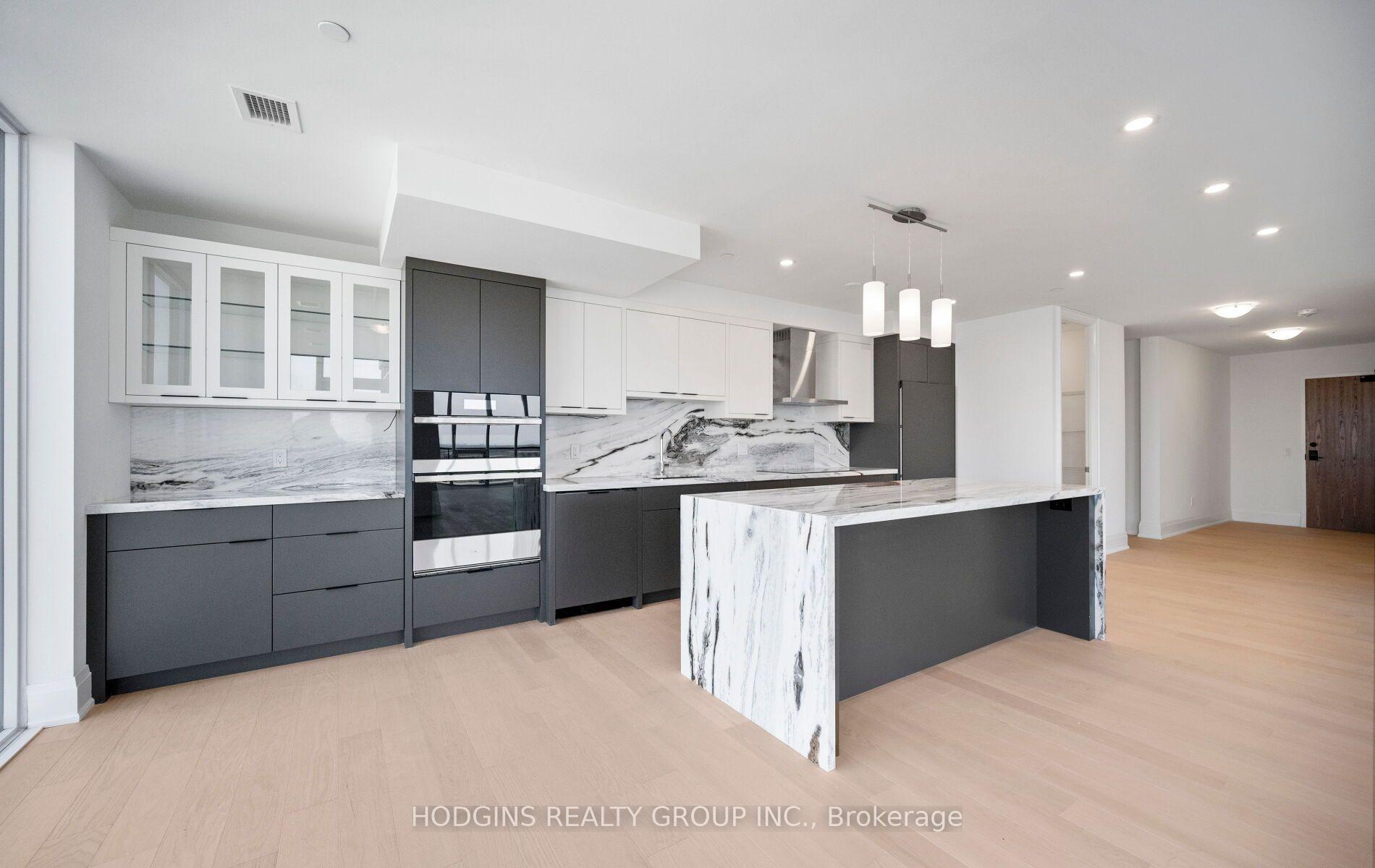 Photo 7 of Unit UPH 2008, 1035 Southdown Road, Mississauga, Clarkson — HOMEH