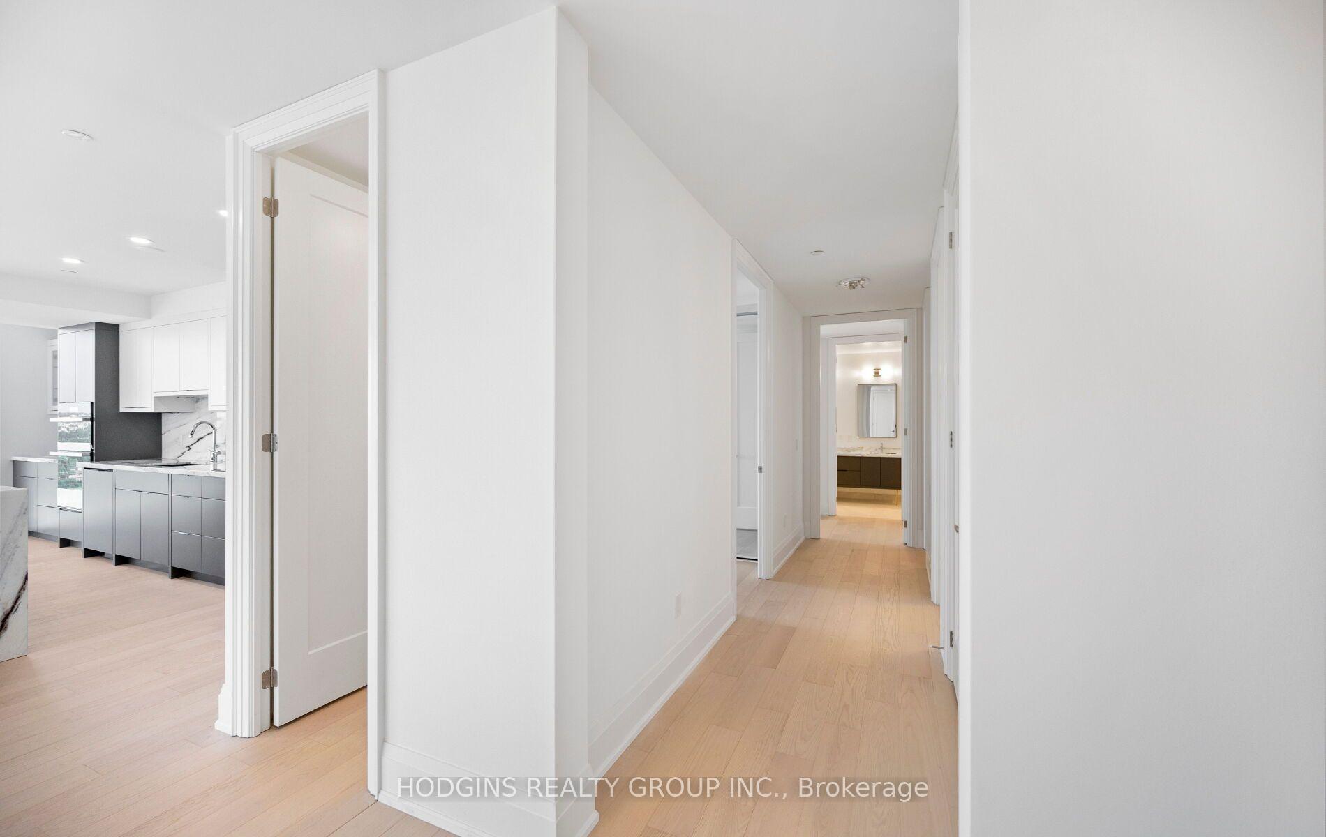 Photo 18 of Unit UPH 2008, 1035 Southdown Road, Mississauga, Clarkson — HOMEH