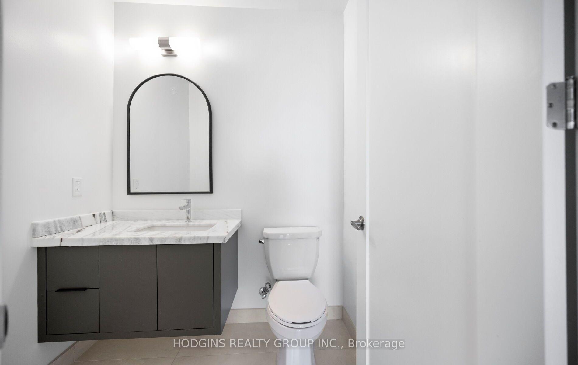 Photo 24 of Unit UPH 2008, 1035 Southdown Road, Mississauga, Clarkson — HOMEH
