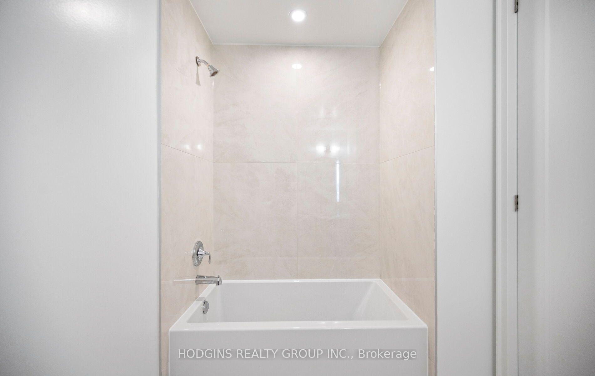 Photo 26 of Unit UPH 2008, 1035 Southdown Road, Mississauga, Clarkson — HOMEH
