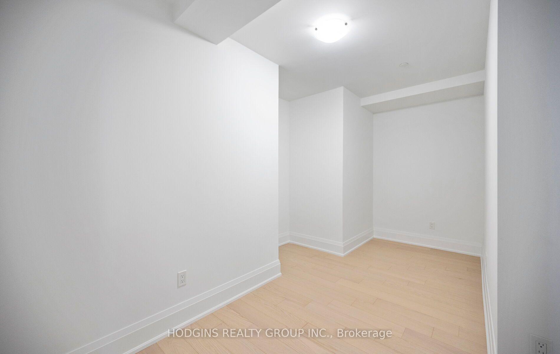 Photo 29 of Unit UPH 2008, 1035 Southdown Road, Mississauga, Clarkson — HOMEH