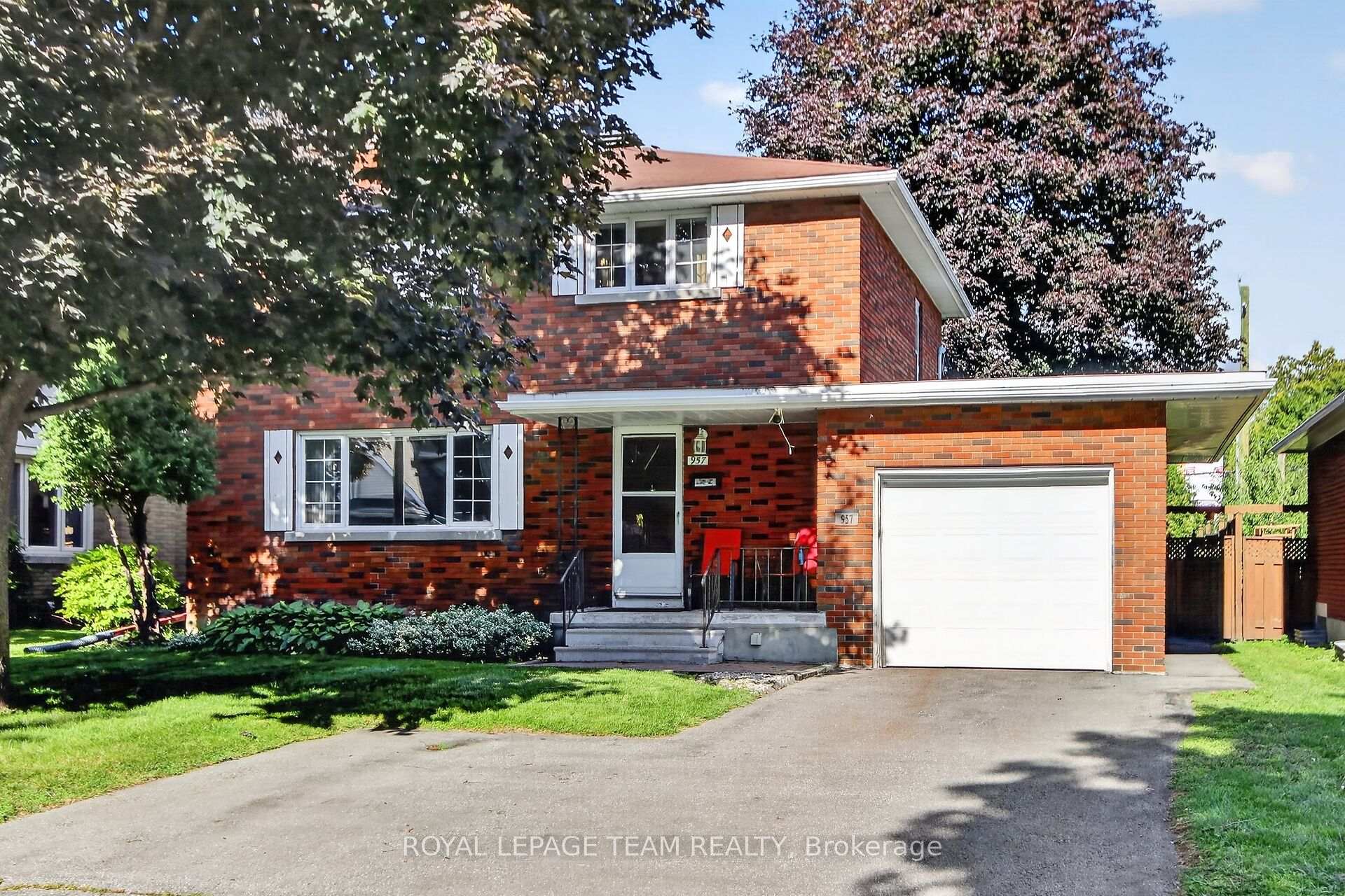 Photo 2 of 957 Winnington Avenue, Ottawa, Whitehaven — HOMEH