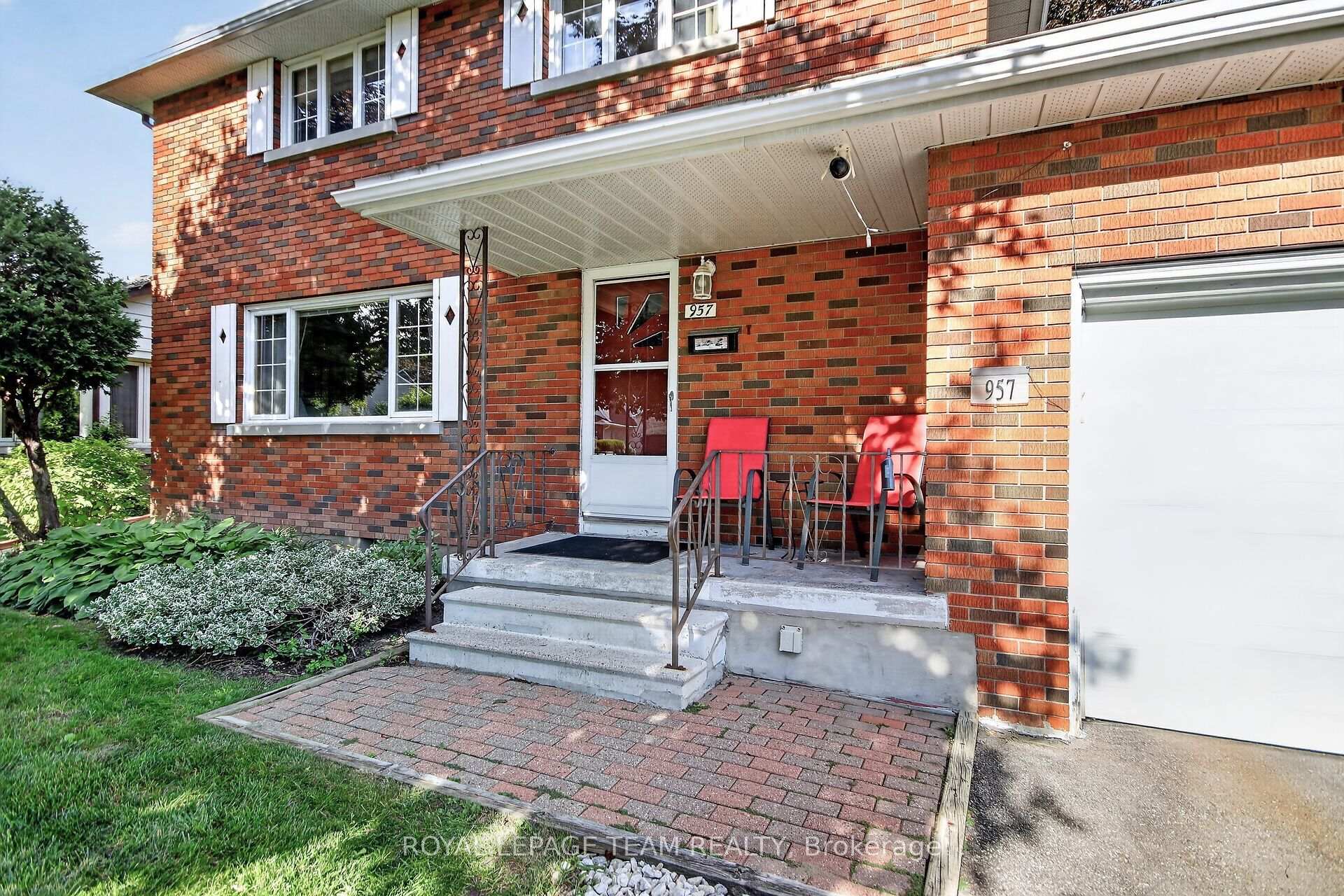 Photo 3 of 957 Winnington Avenue, Ottawa, Whitehaven — HOMEH