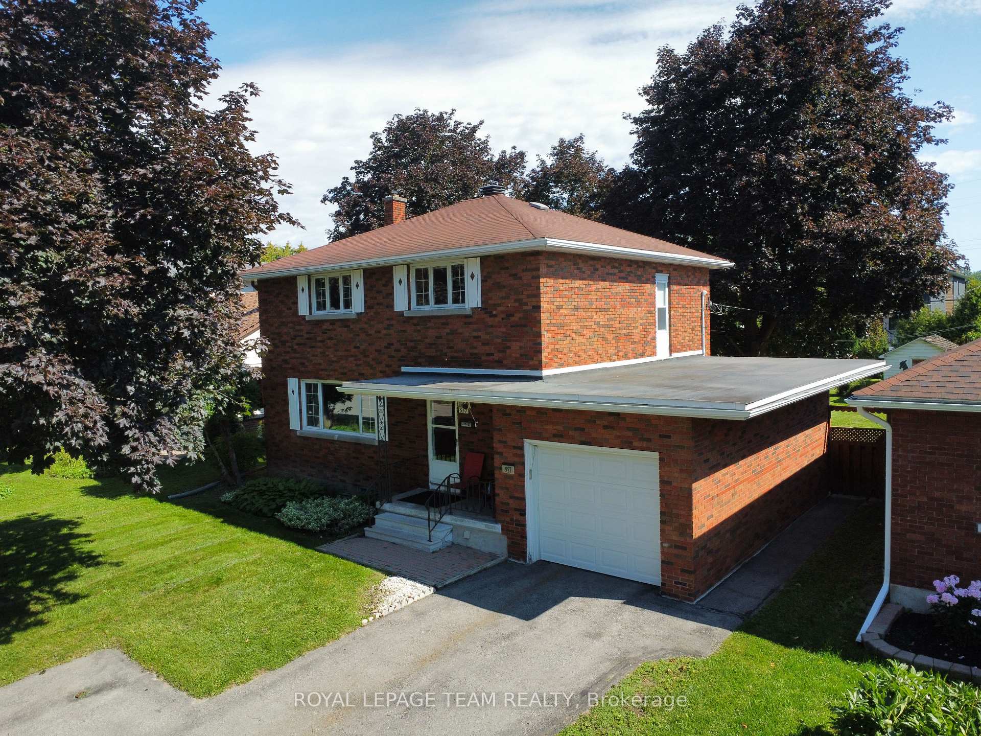 Photo 5 of 957 Winnington Avenue, Ottawa, Whitehaven — HOMEH