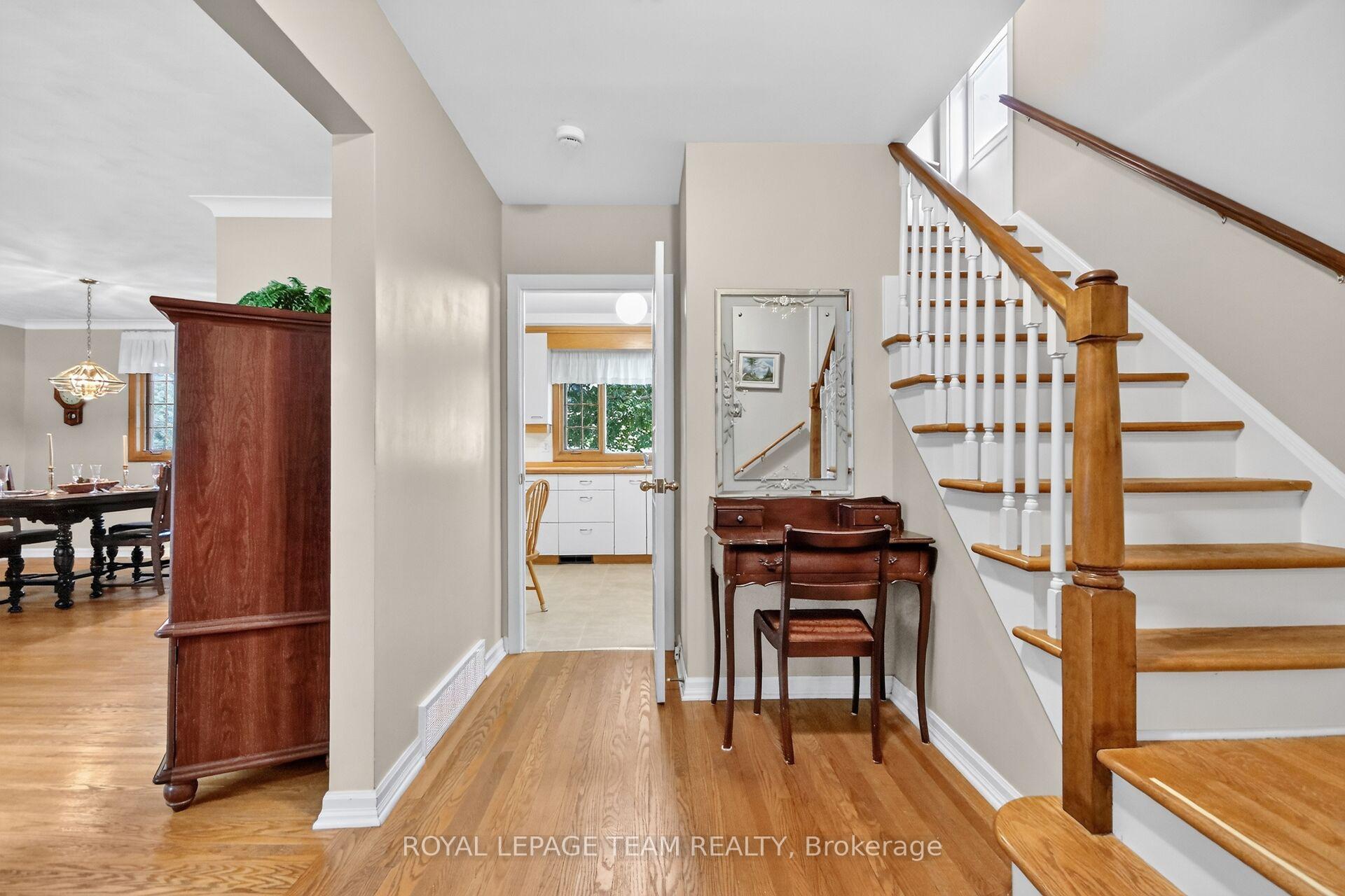 Photo 6 of 957 Winnington Avenue, Ottawa, Whitehaven — HOMEH