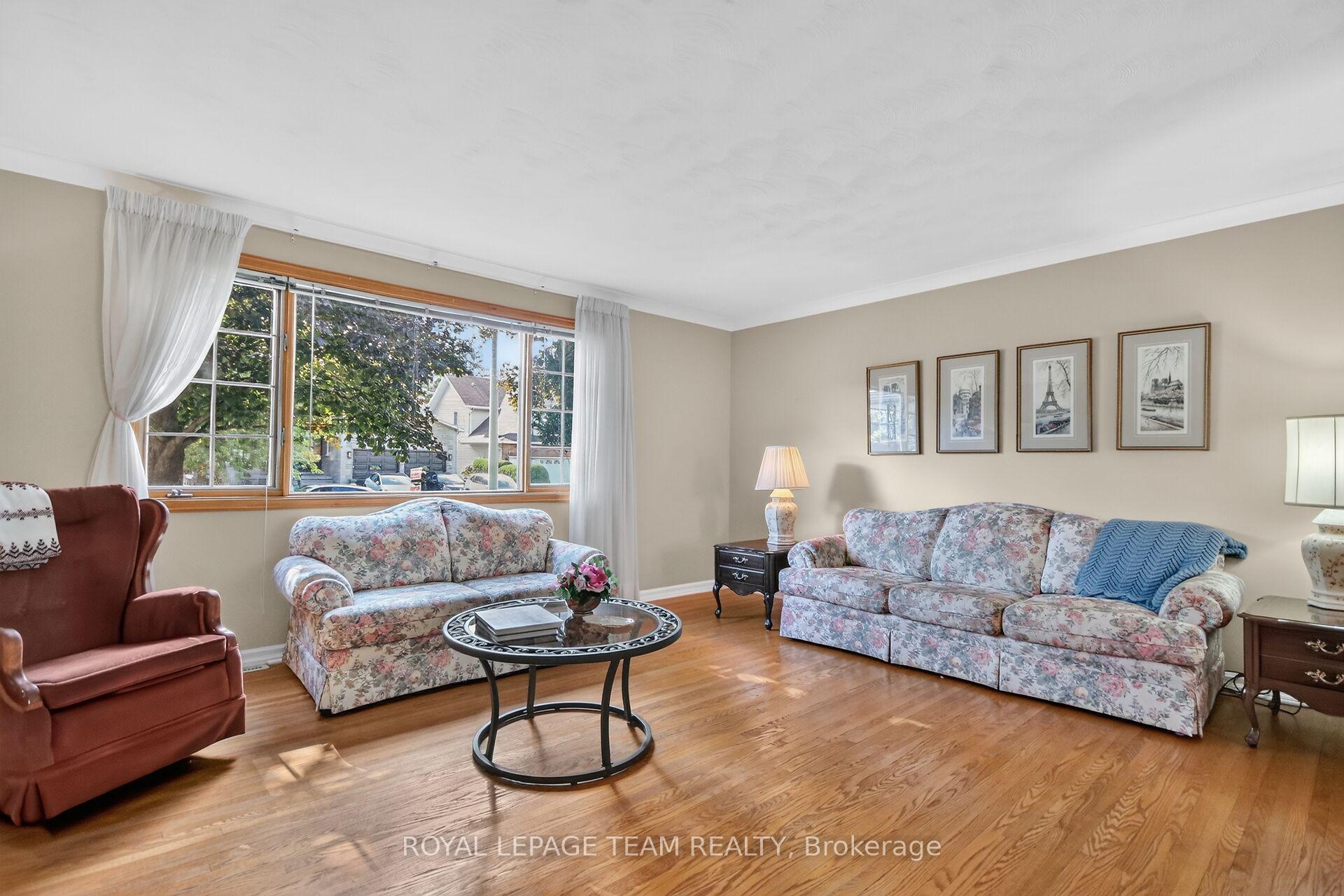 Photo 7 of 957 Winnington Avenue, Ottawa, Whitehaven — HOMEH