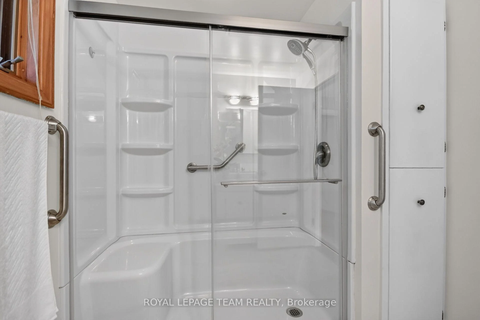 Photo 25 of 957 Winnington Avenue, Ottawa, Whitehaven — HOMEH
