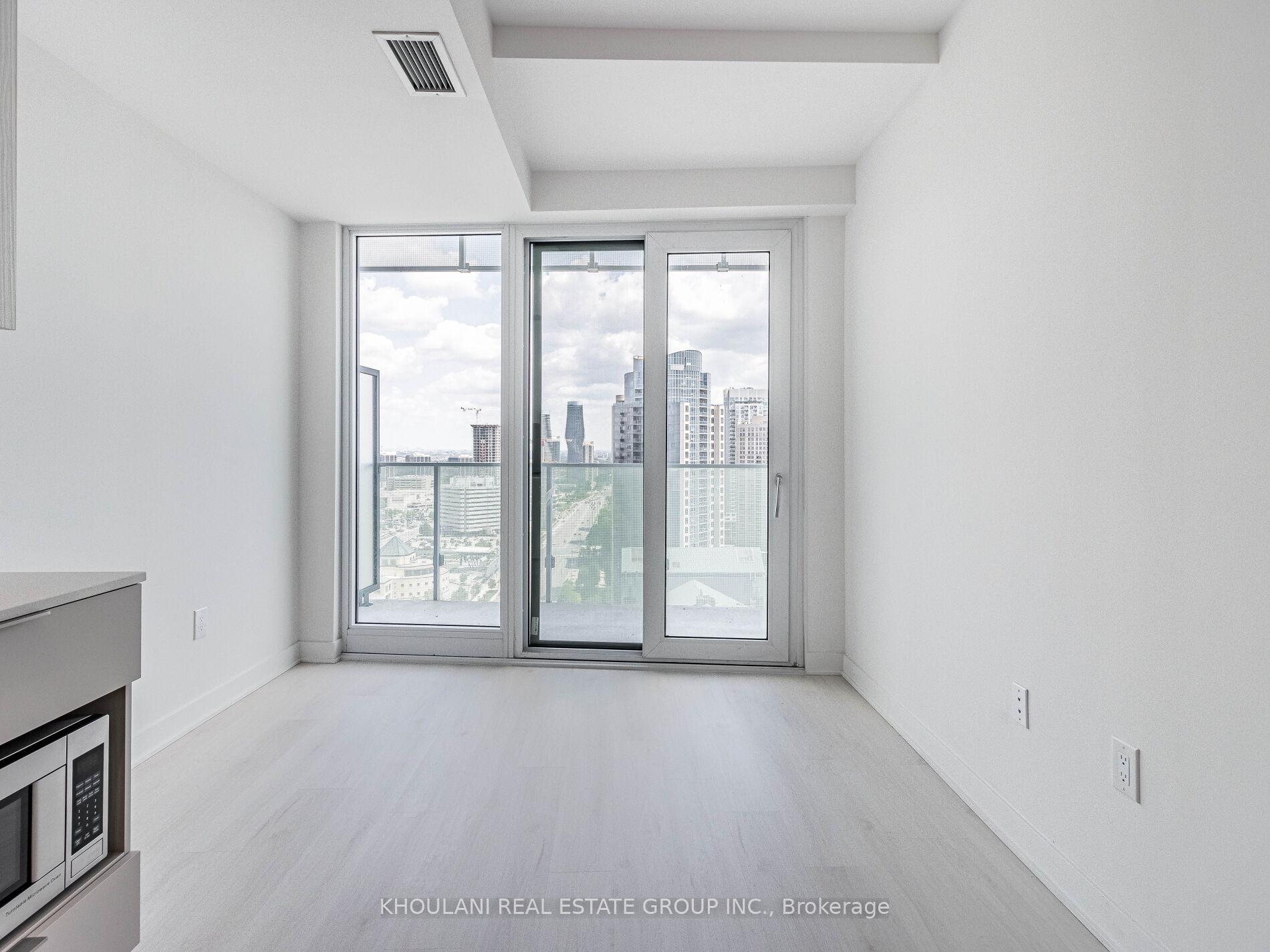 Photo 4 of Unit 2212, 3900 Confederation Parkway, Mississauga, City Centre — HOMEH