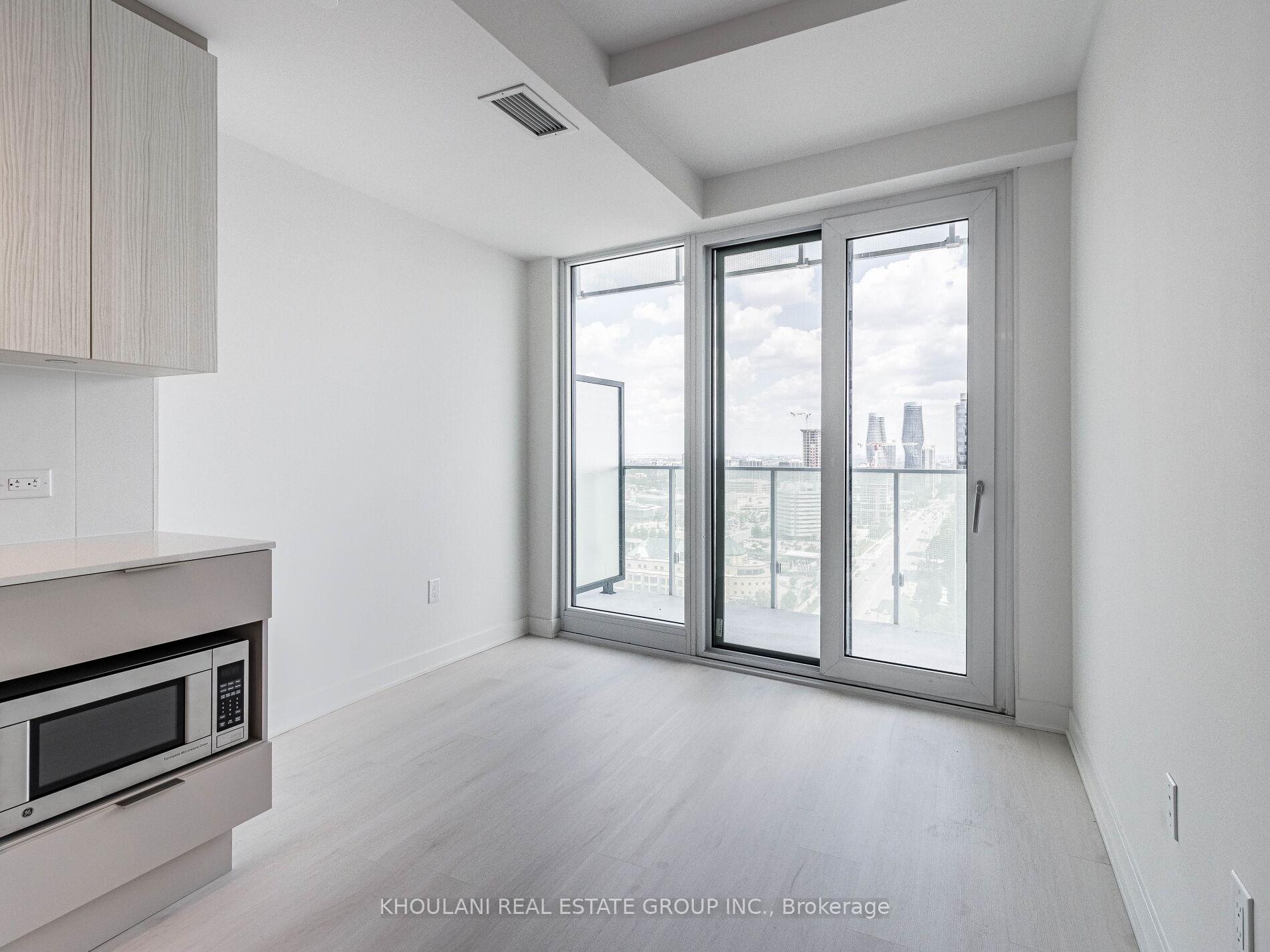 Photo 5 of Unit 2212, 3900 Confederation Parkway, Mississauga, City Centre — HOMEH