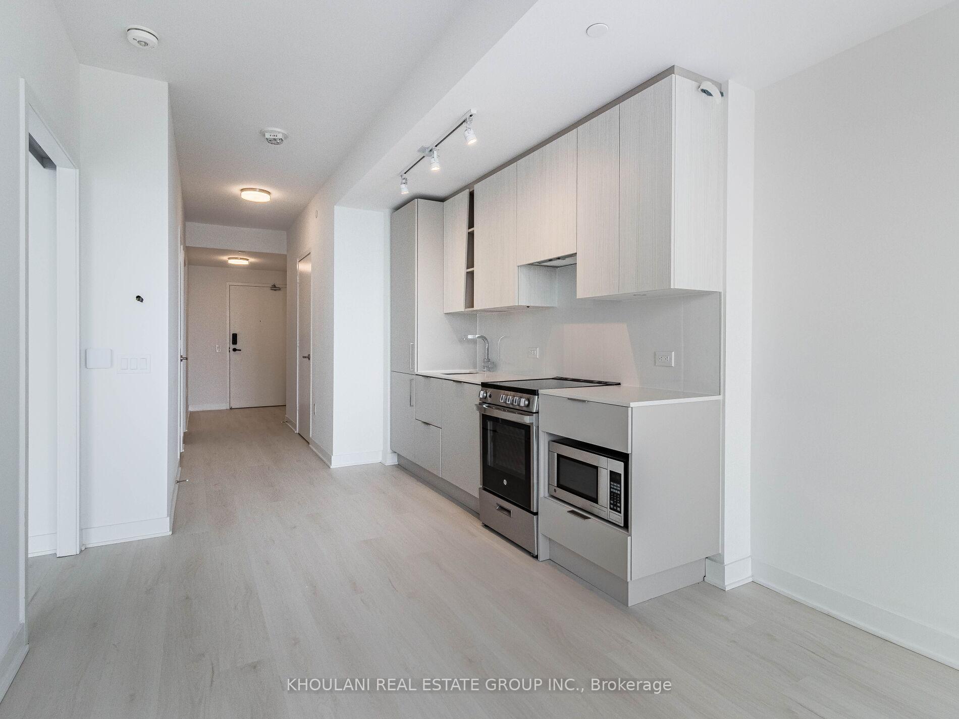 Photo 8 of Unit 2212, 3900 Confederation Parkway, Mississauga, City Centre — HOMEH