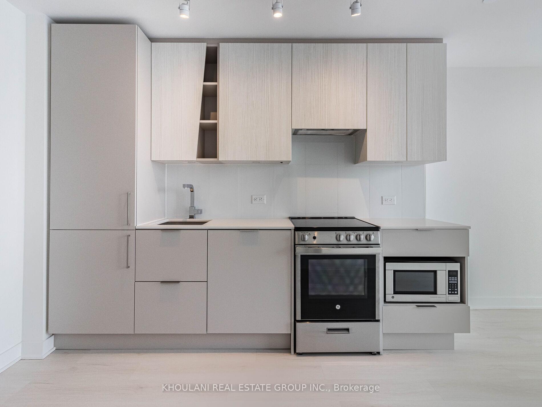Photo 11 of Unit 2212, 3900 Confederation Parkway, Mississauga, City Centre — HOMEH