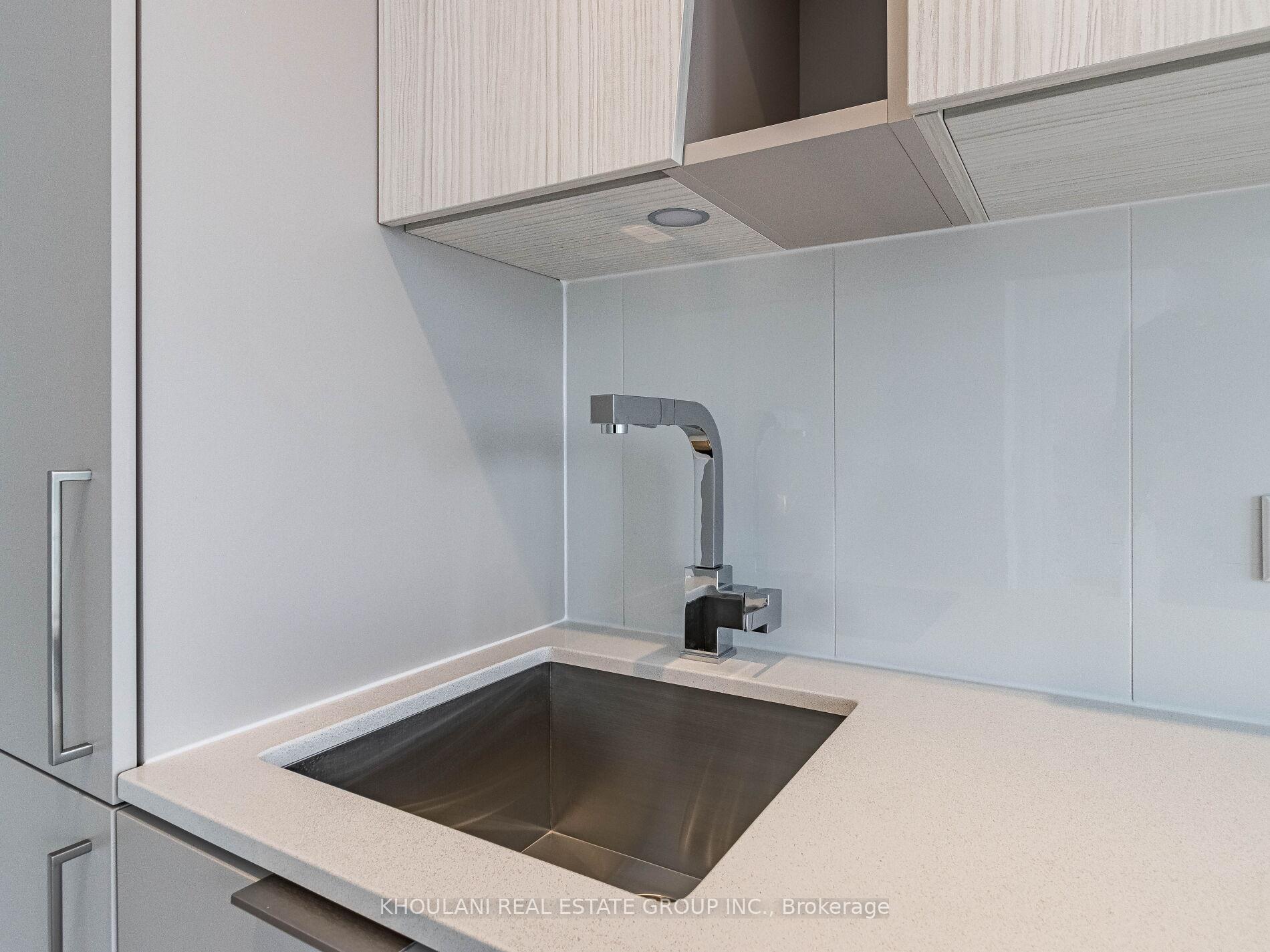 Photo 14 of Unit 2212, 3900 Confederation Parkway, Mississauga, City Centre — HOMEH