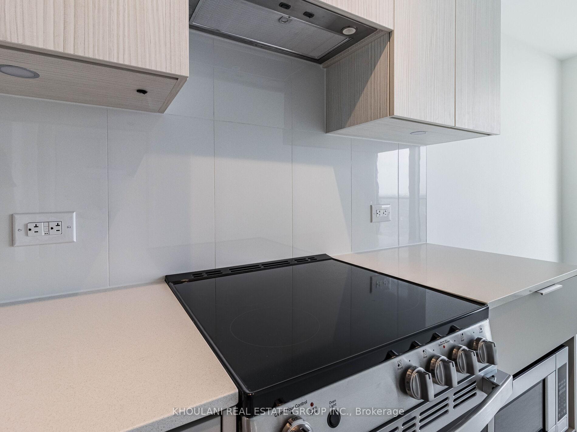 Photo 15 of Unit 2212, 3900 Confederation Parkway, Mississauga, City Centre — HOMEH