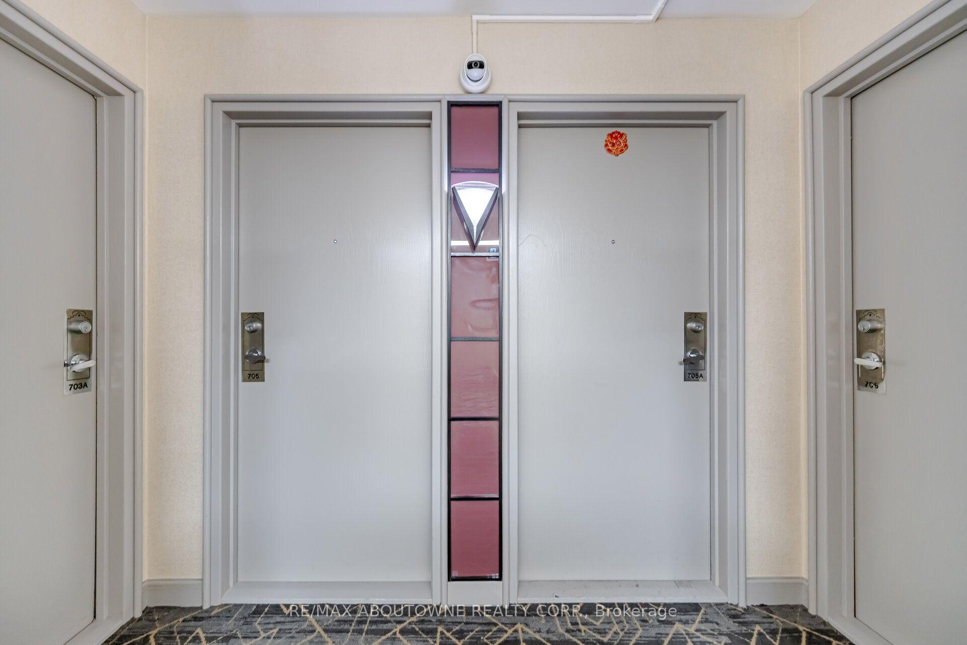 Photo 5 of Unit 705, 88 Corporate Drive, Scarborough, Woburn — HOMEH