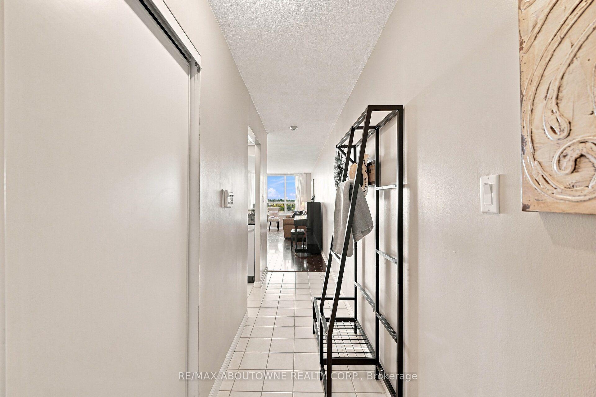 Photo 6 of Unit 705, 88 Corporate Drive, Scarborough, Woburn — HOMEH
