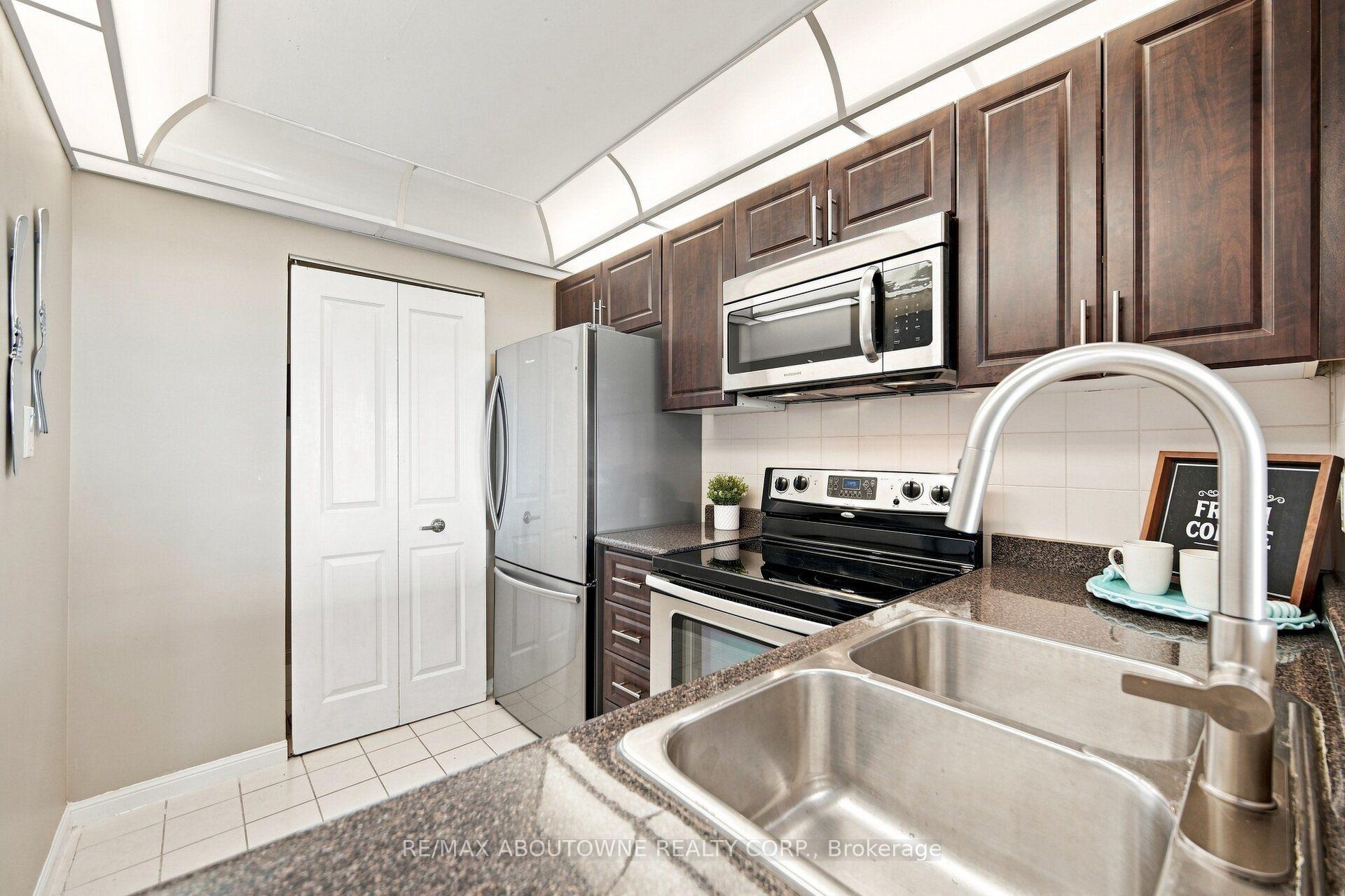 Photo 8 of Unit 705, 88 Corporate Drive, Scarborough, Woburn — HOMEH