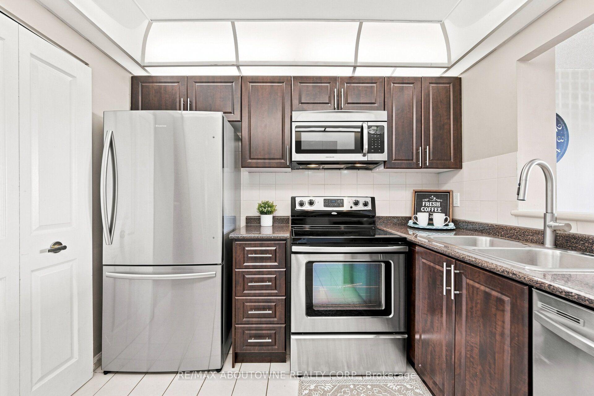 Photo 7 of Unit 705, 88 Corporate Drive, Scarborough, Woburn — HOMEH