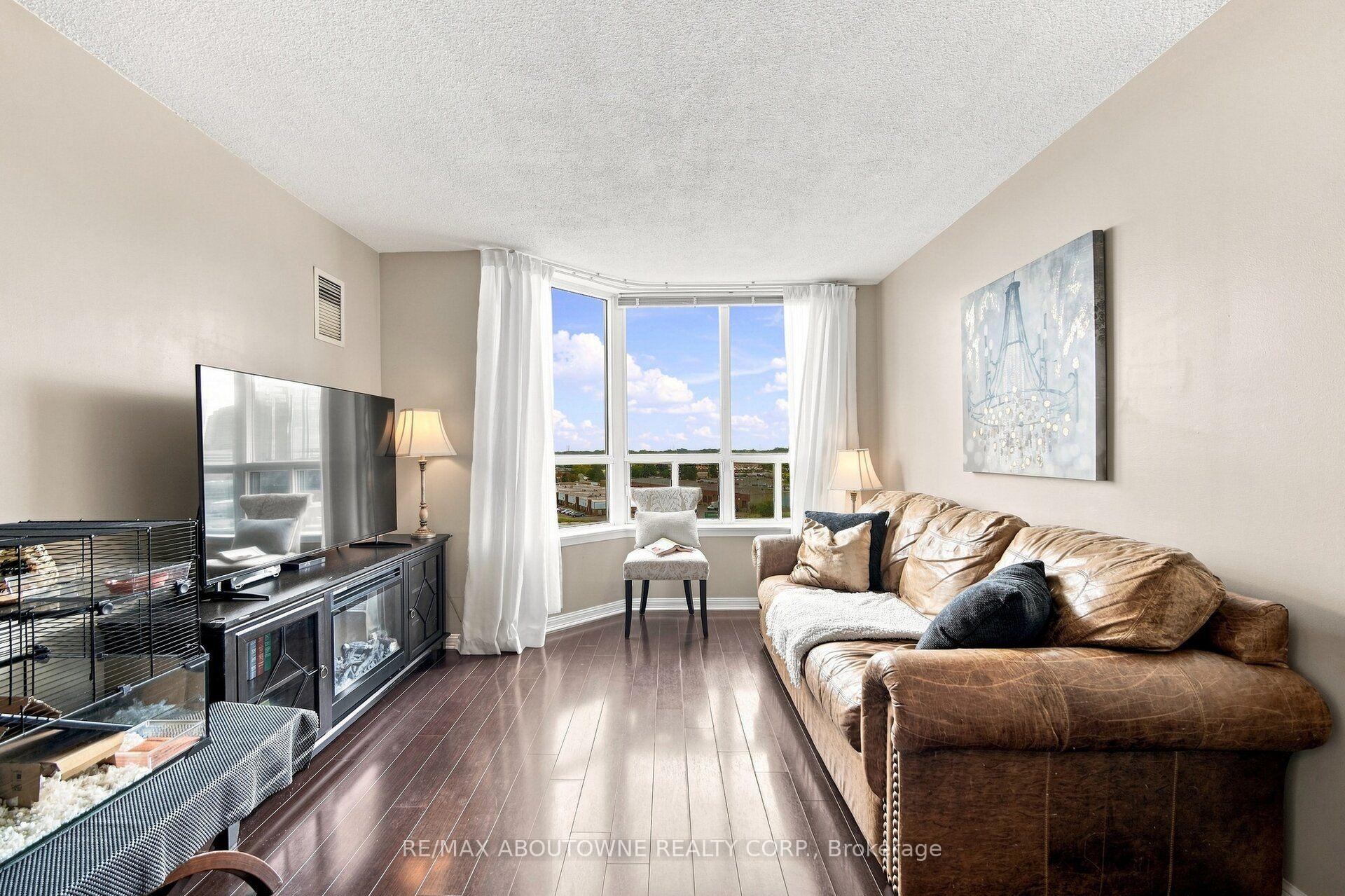 Photo 15 of Unit 705, 88 Corporate Drive, Scarborough, Woburn — HOMEH