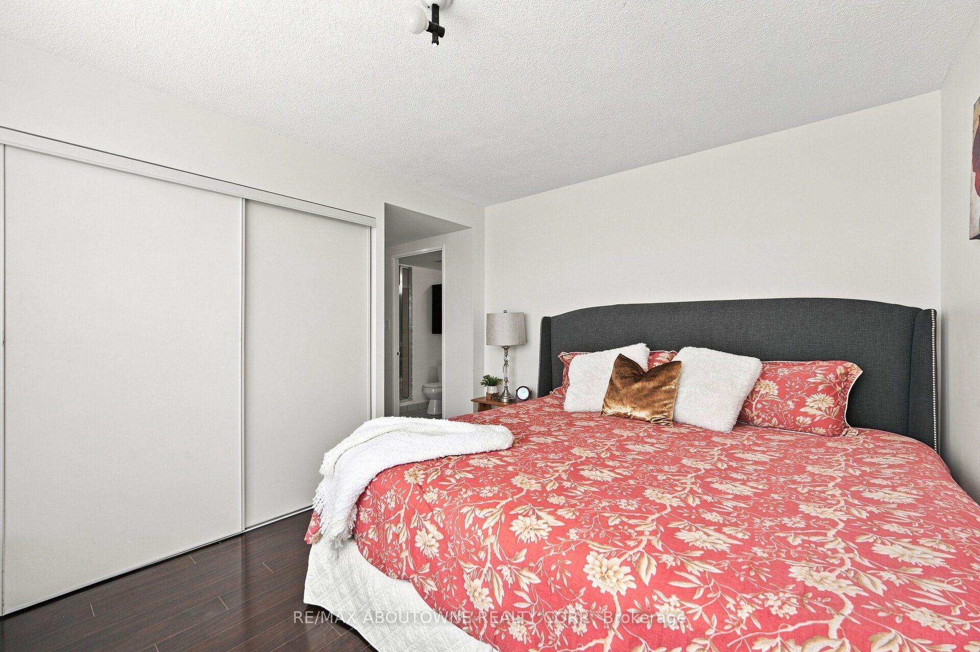 Photo 19 of Unit 705, 88 Corporate Drive, Scarborough, Woburn — HOMEH