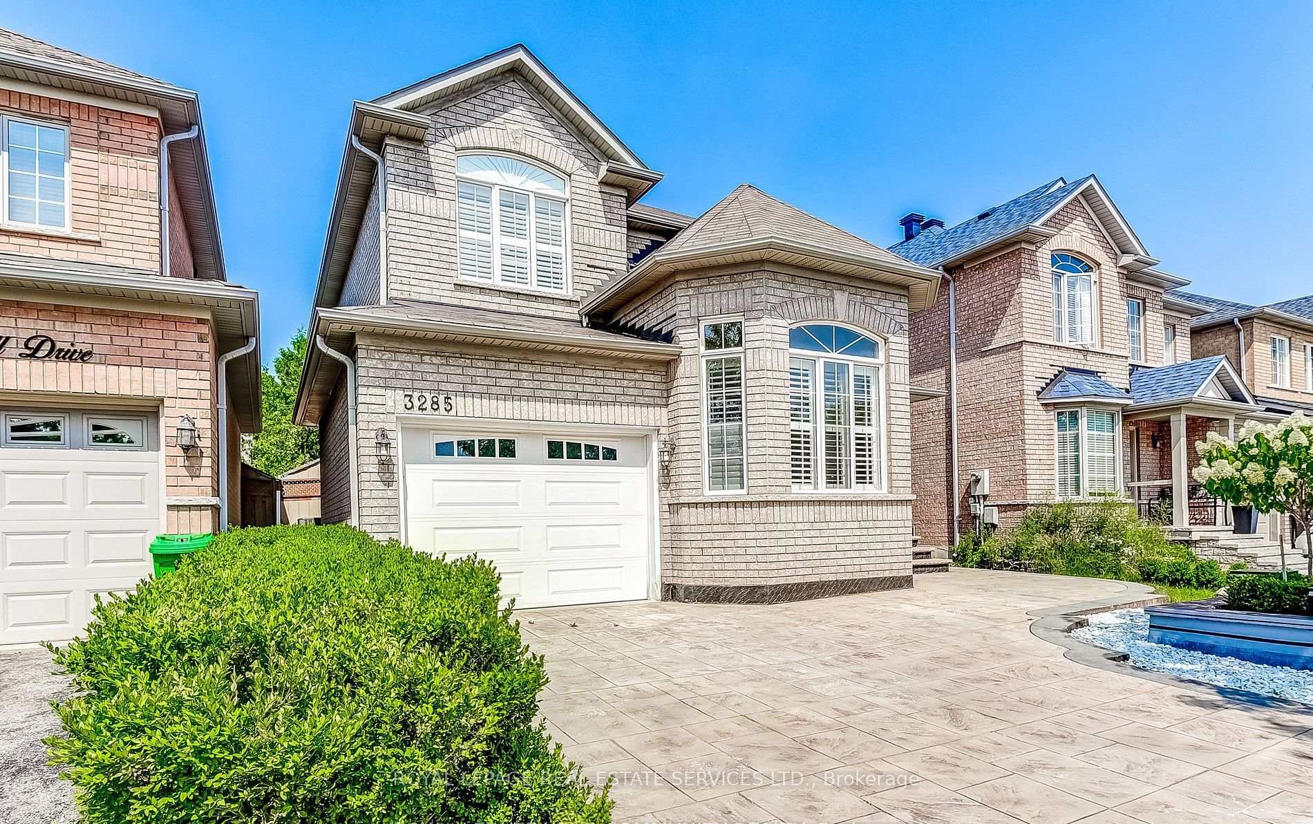 Photo 2 of 3285 McDowell Drive, Mississauga, Churchill Meadows — HOMEH