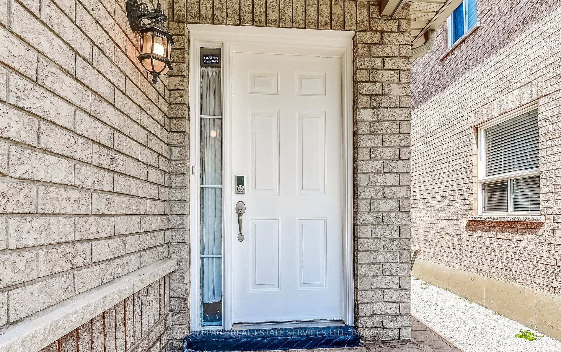 Photo 4 of 3285 McDowell Drive, Mississauga, Churchill Meadows — HOMEH