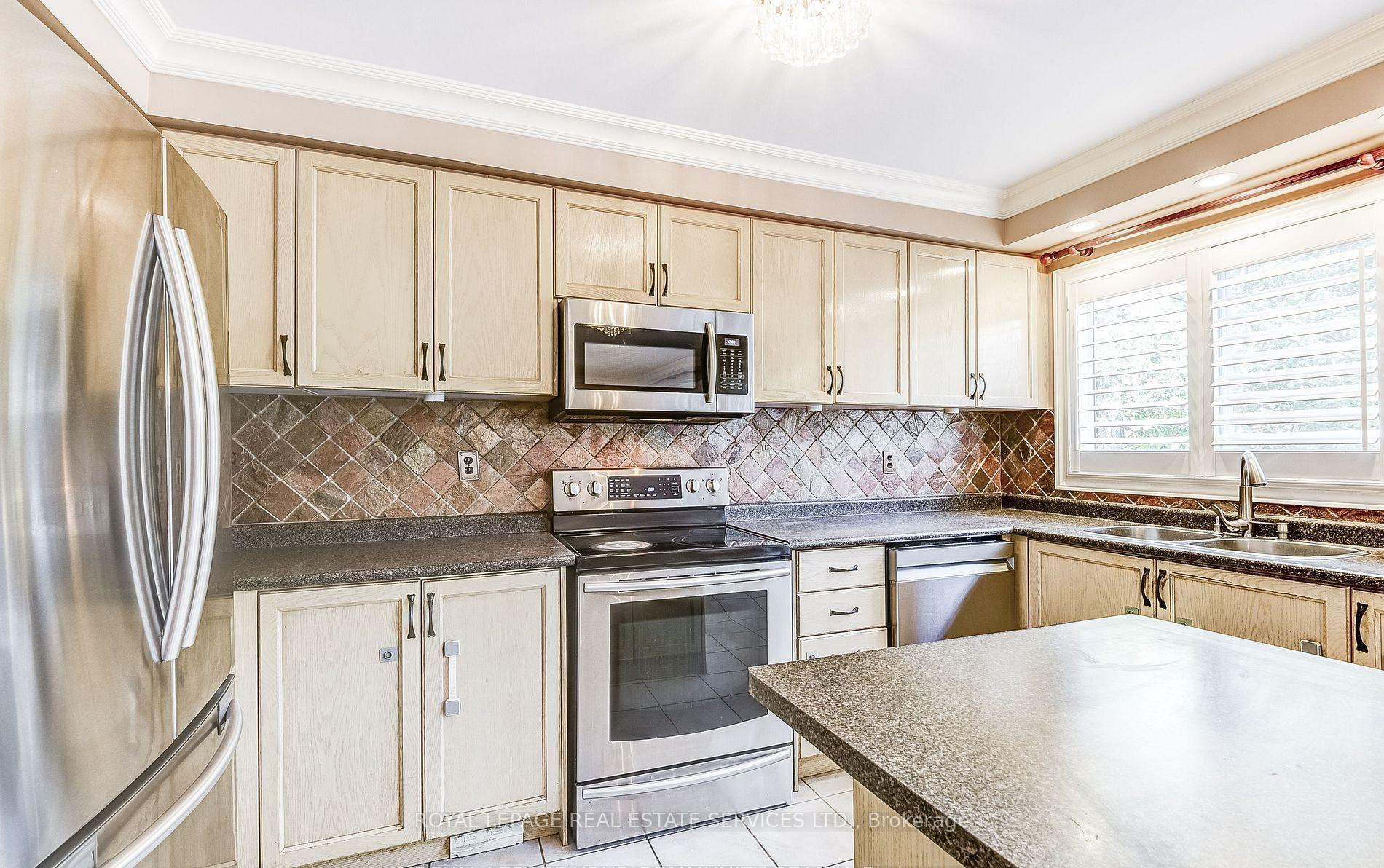 Photo 18 of 3285 McDowell Drive, Mississauga, Churchill Meadows — HOMEH
