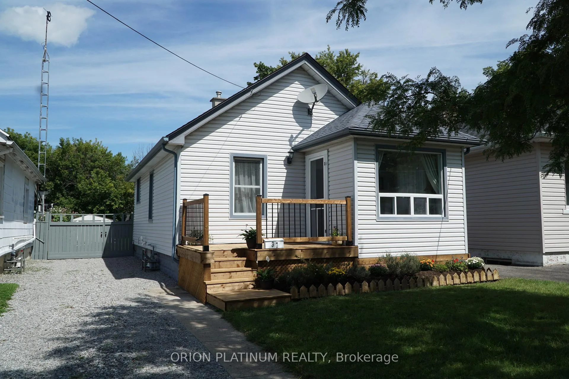 Photo of 37 Chetwood Street N