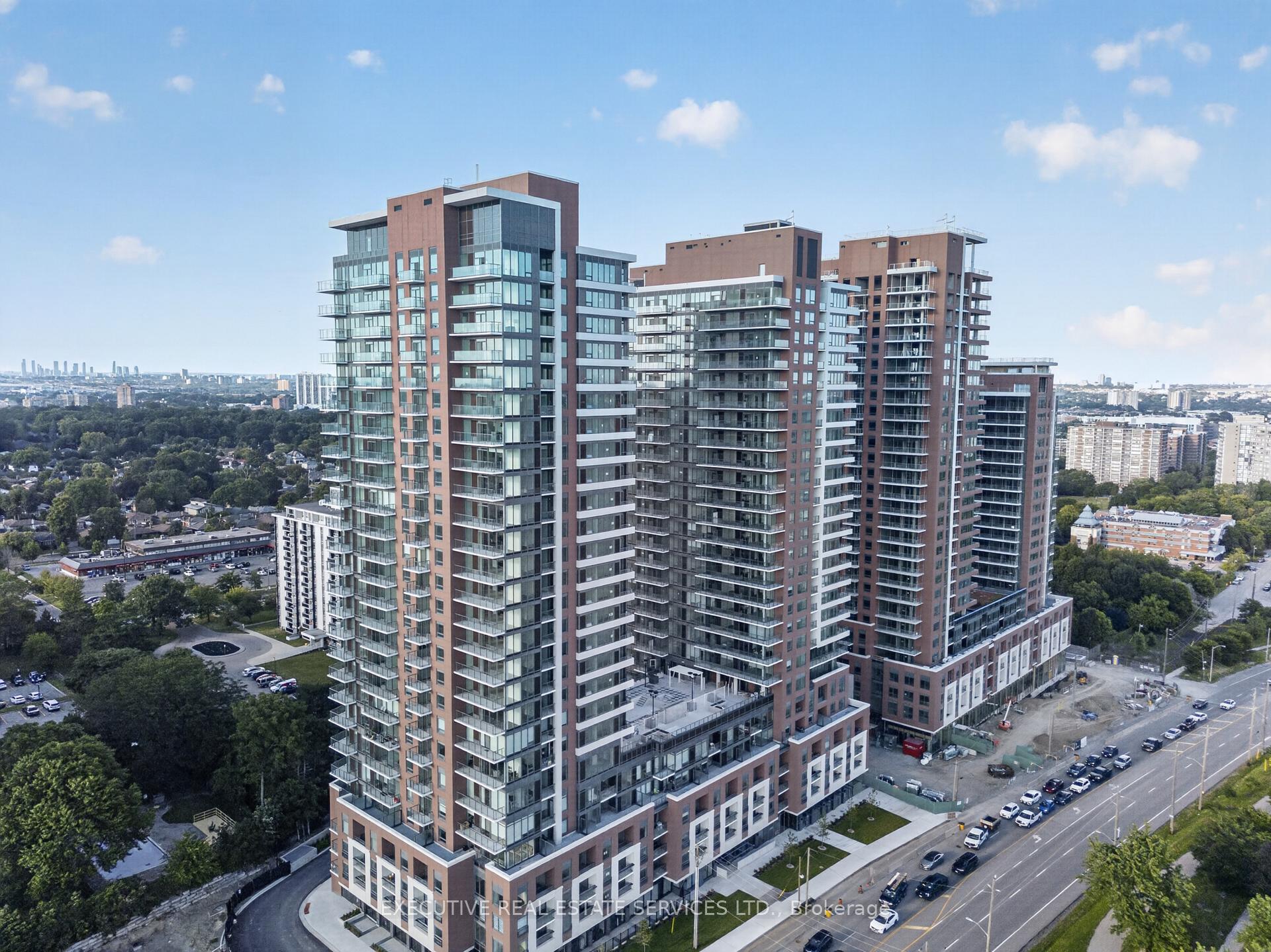 Front of Unit 824, 4000 Eglinton Avenue W
