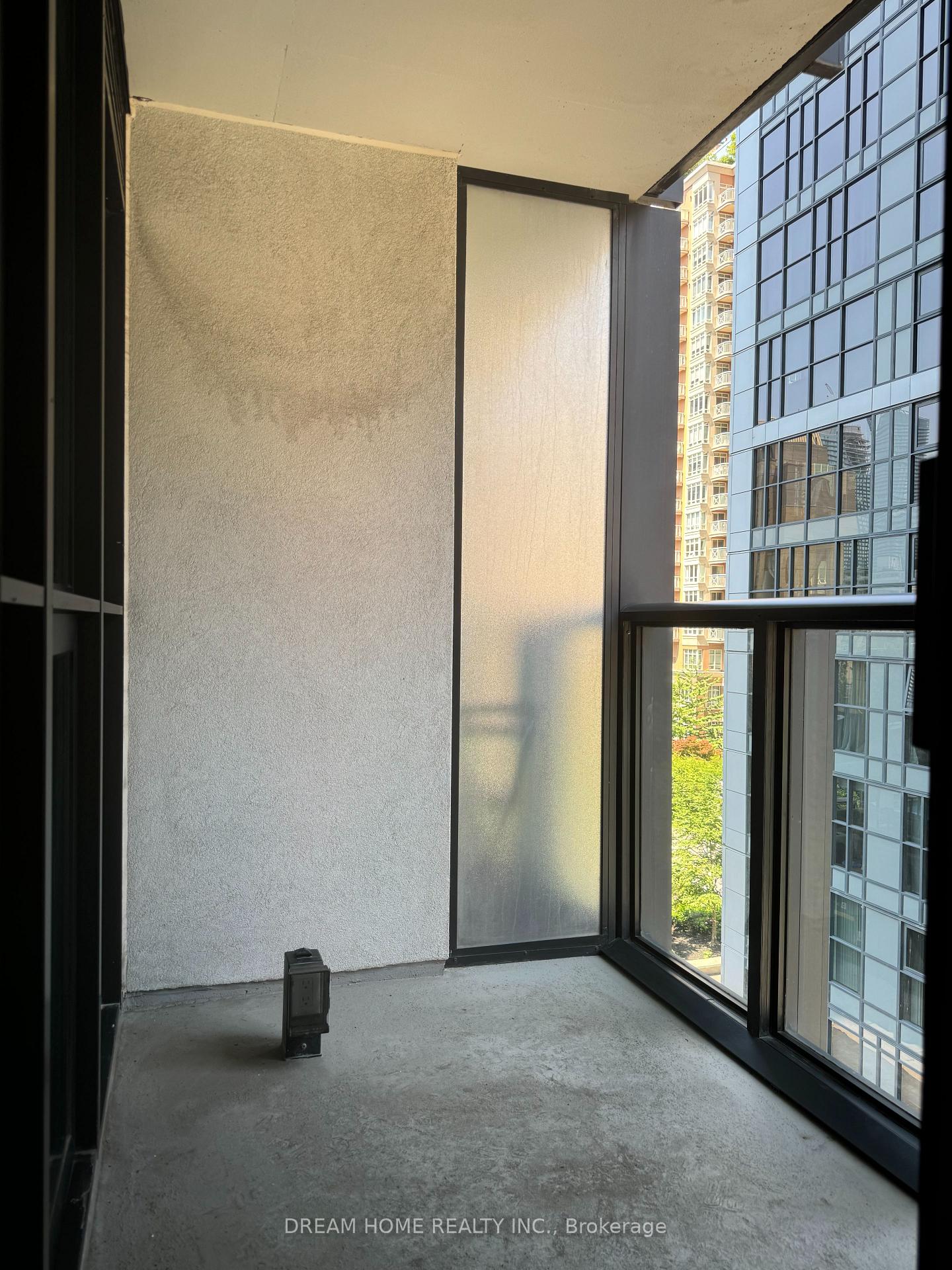 Photo 4 of Unit 608, 110 Charles Street E, Toronto, Church-Yonge Corridor — HOMEH