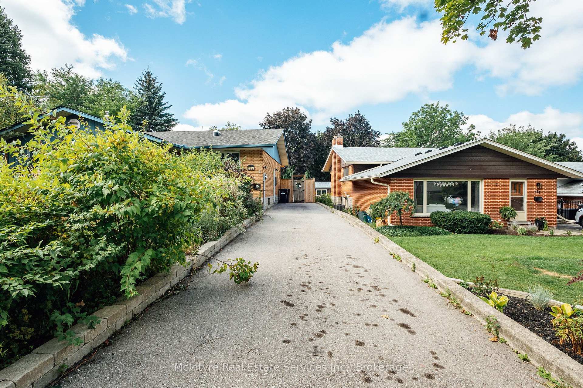 Photo 4 of 229 Winfield Avenue, Waterloo, Lincoln Village — HOMEH