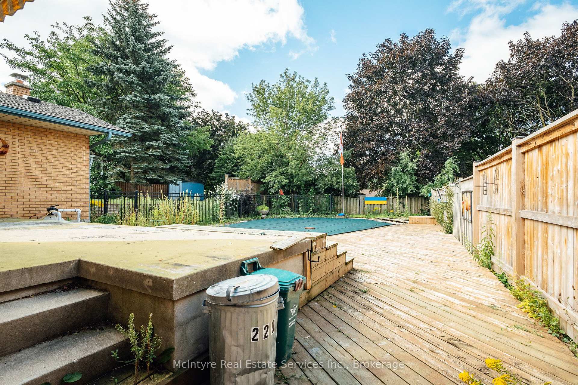 Photo 6 of 229 Winfield Avenue, Waterloo, Lincoln Village — HOMEH