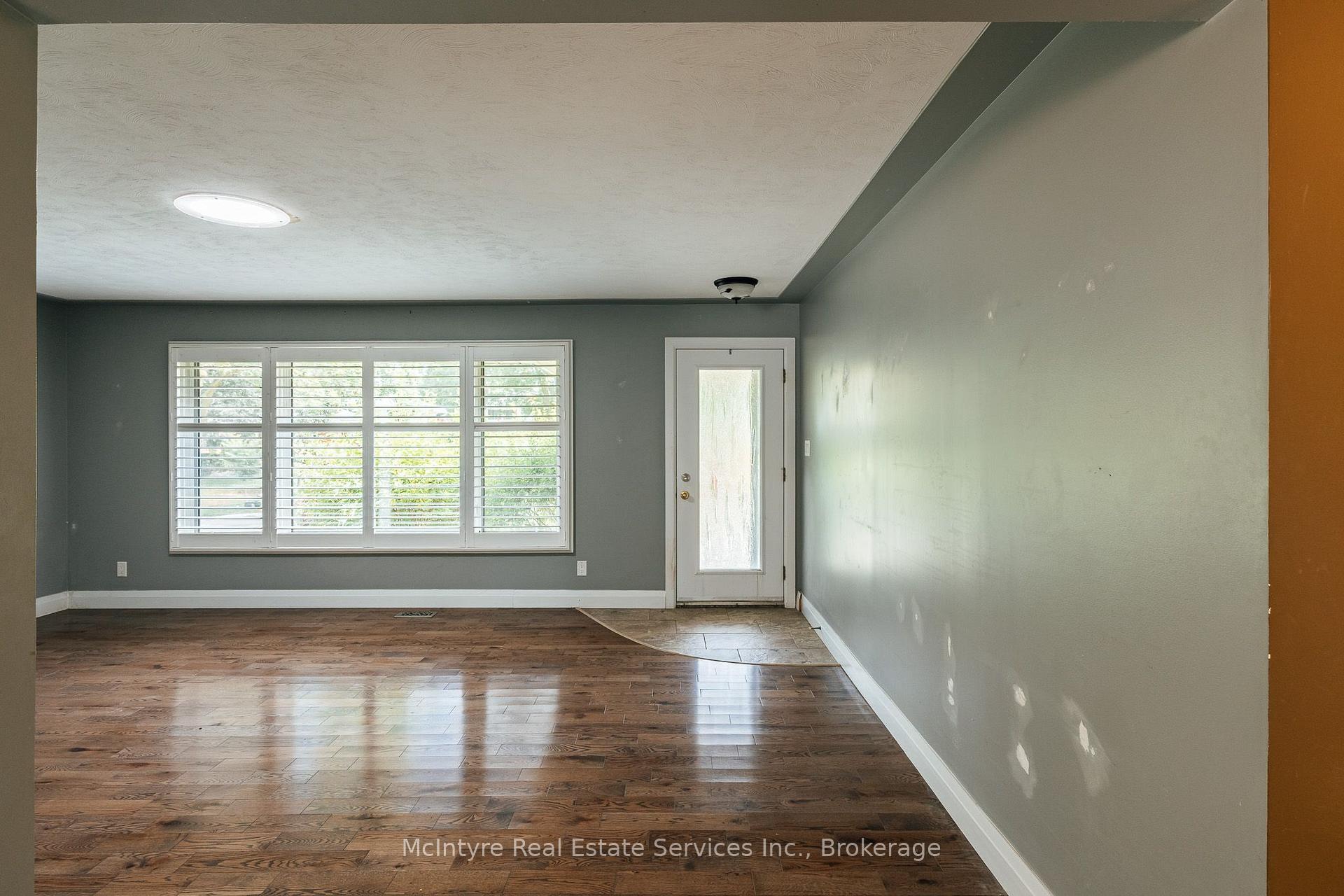 Photo 8 of 229 Winfield Avenue, Waterloo, Lincoln Village — HOMEH