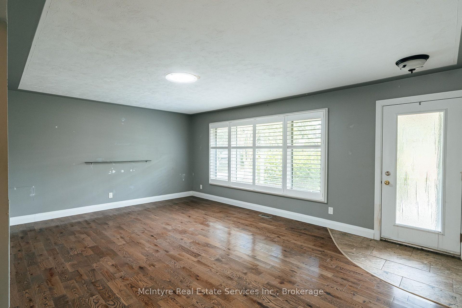 Photo 9 of 229 Winfield Avenue, Waterloo, Lincoln Village — HOMEH