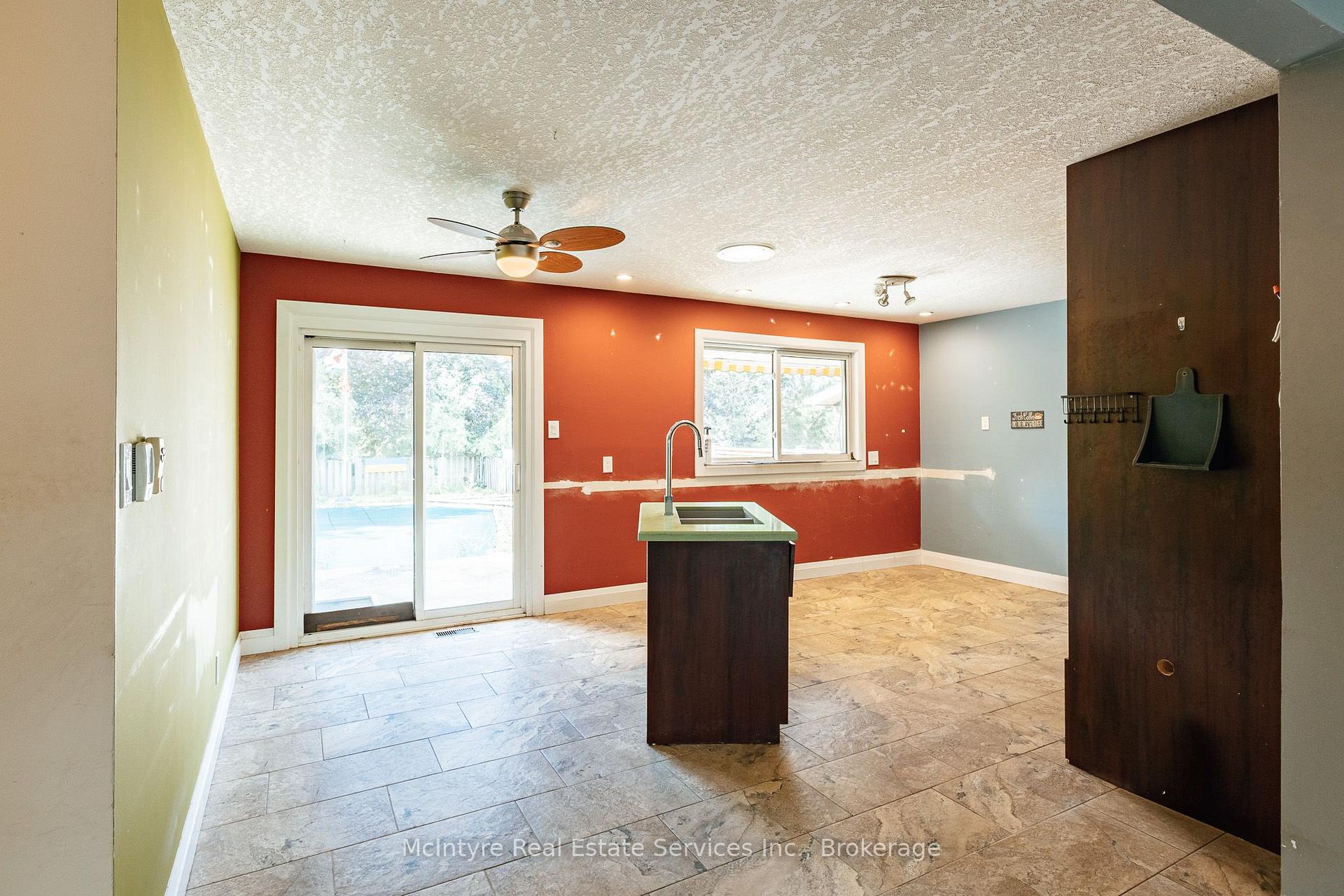 Photo 11 of 229 Winfield Avenue, Waterloo, Lincoln Village — HOMEH