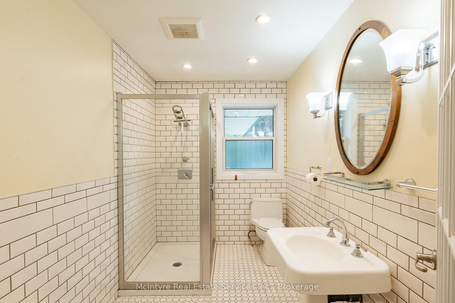Photo 14 of 229 Winfield Avenue, Waterloo, Lincoln Village — HOMEH
