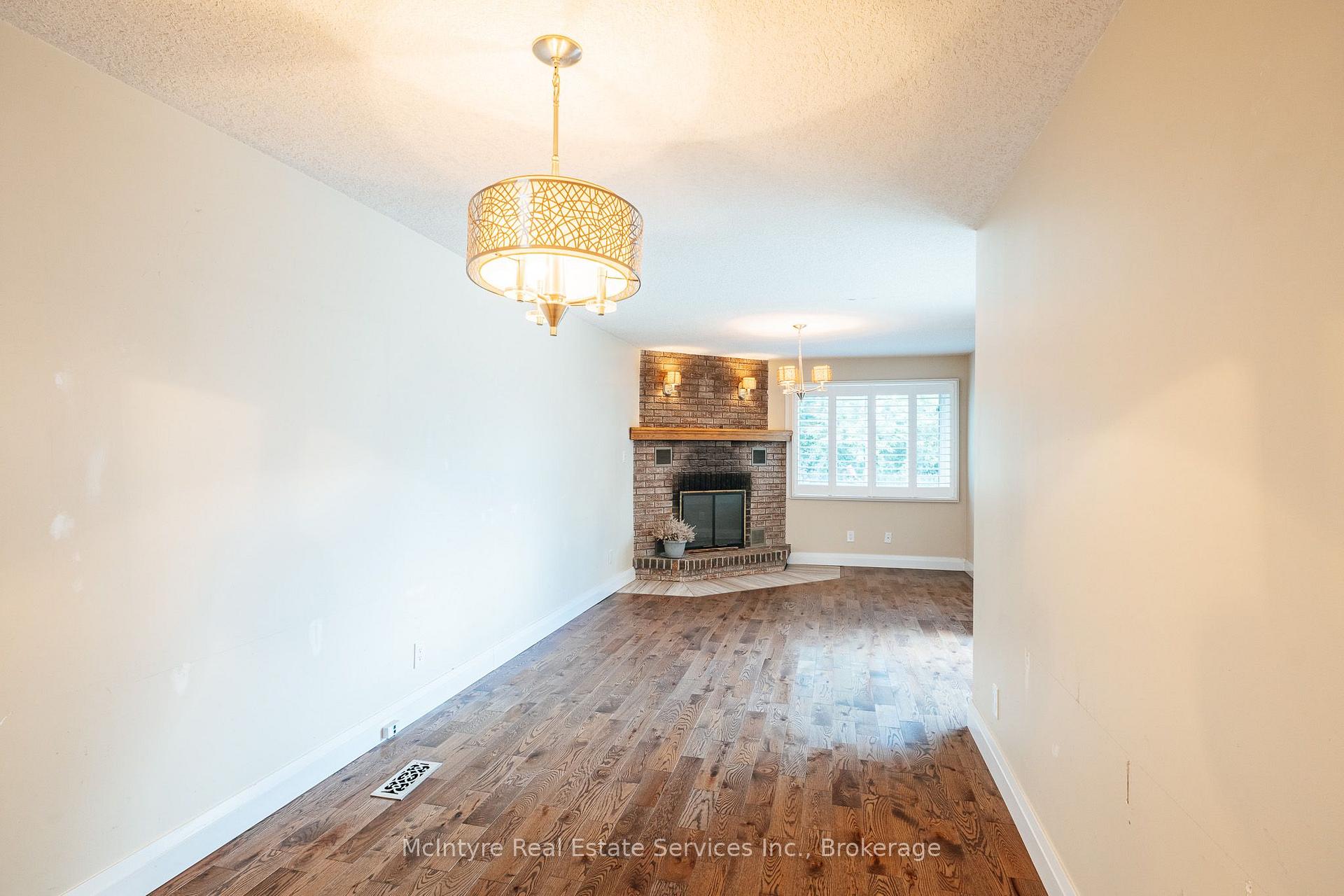Photo 15 of 229 Winfield Avenue, Waterloo, Lincoln Village — HOMEH
