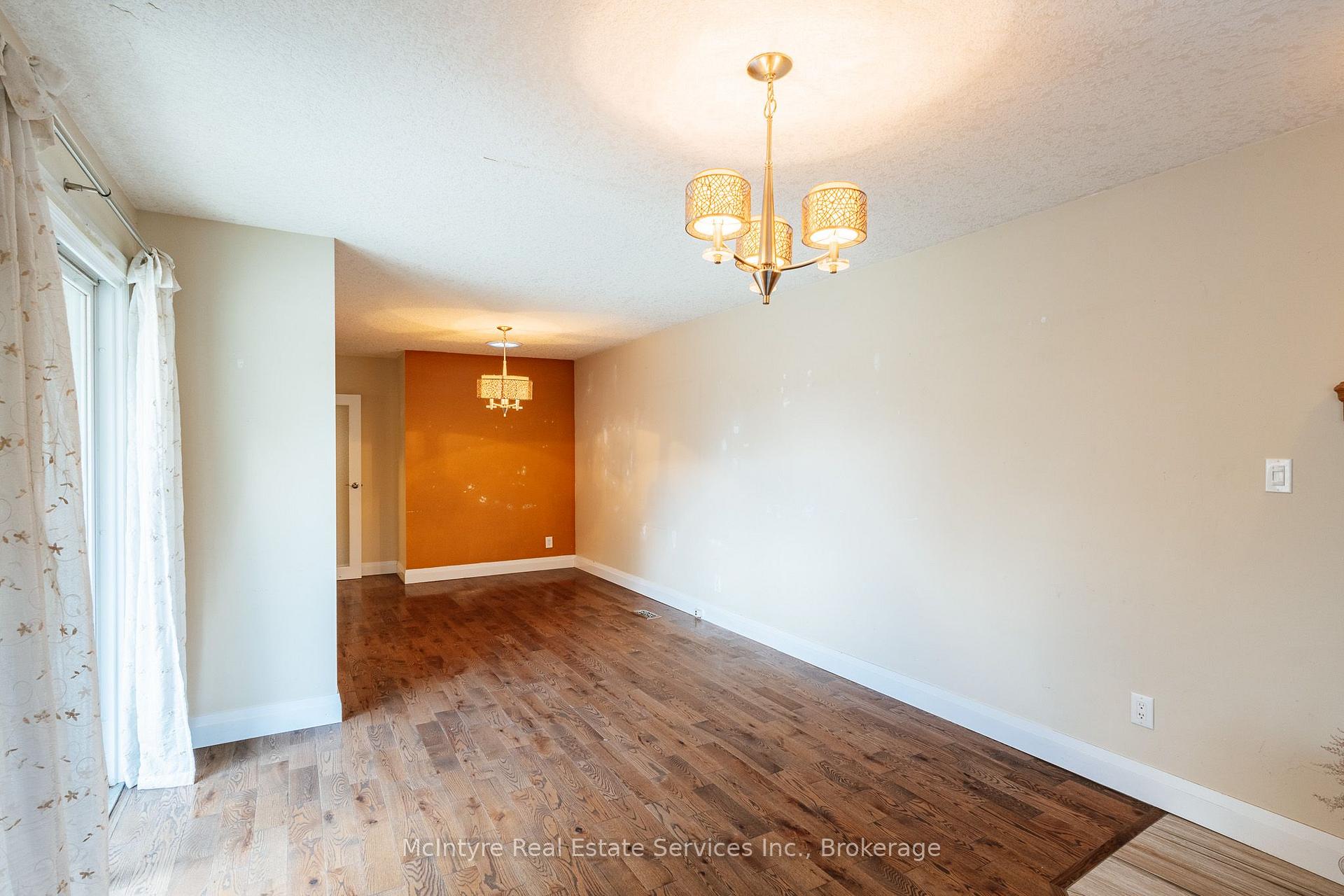 Photo 16 of 229 Winfield Avenue, Waterloo, Lincoln Village — HOMEH