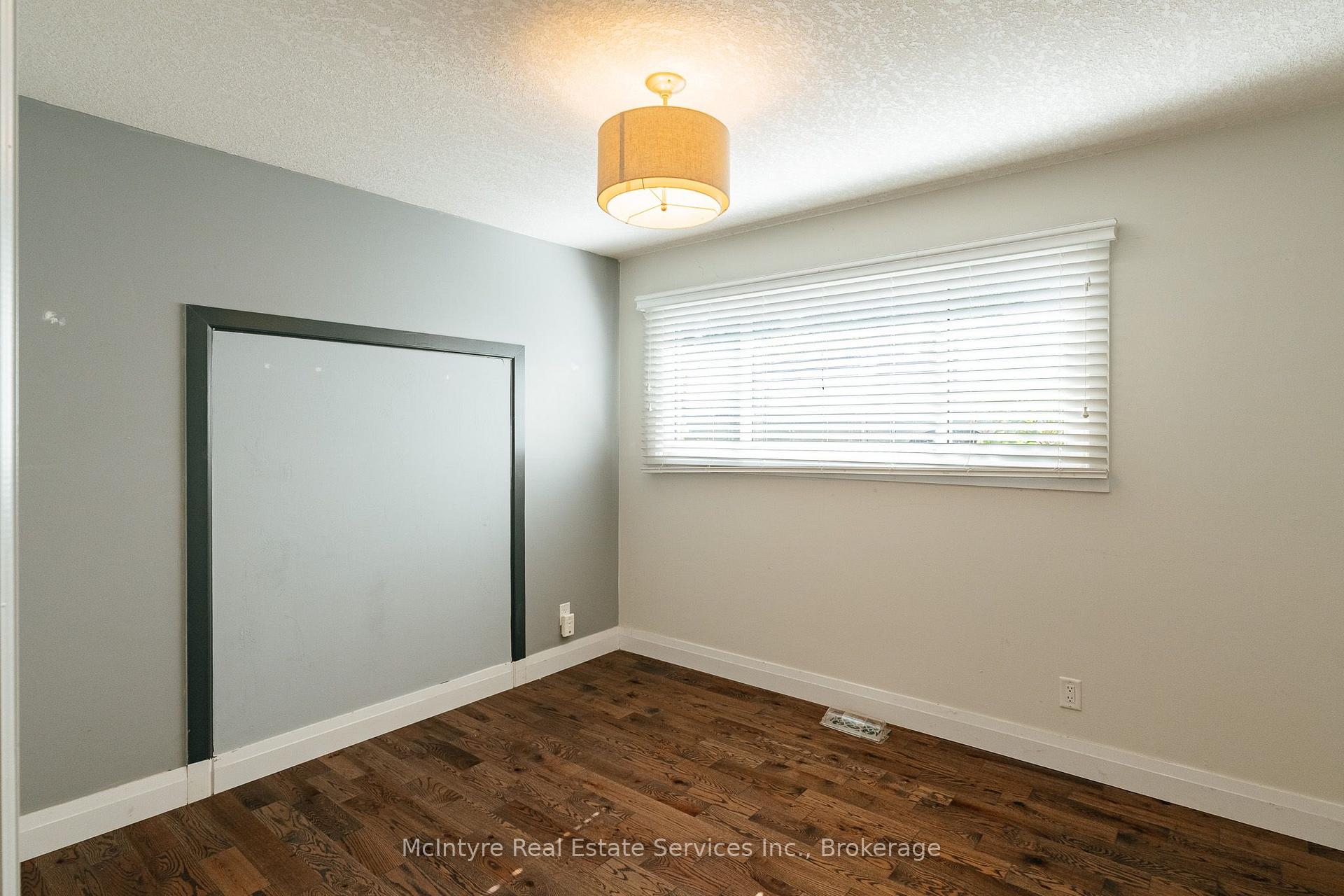 Photo 17 of 229 Winfield Avenue, Waterloo, Lincoln Village — HOMEH