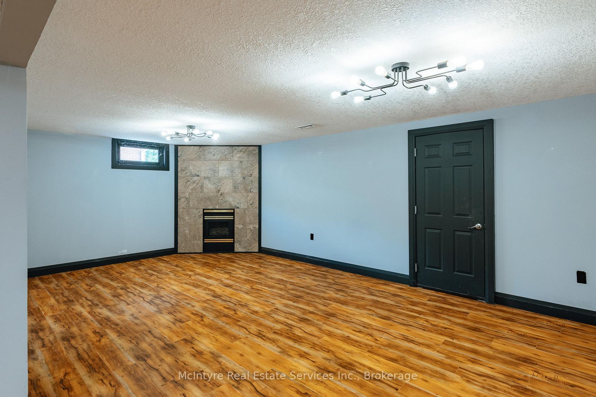 Photo 23 of 229 Winfield Avenue, Waterloo, Lincoln Village — HOMEH