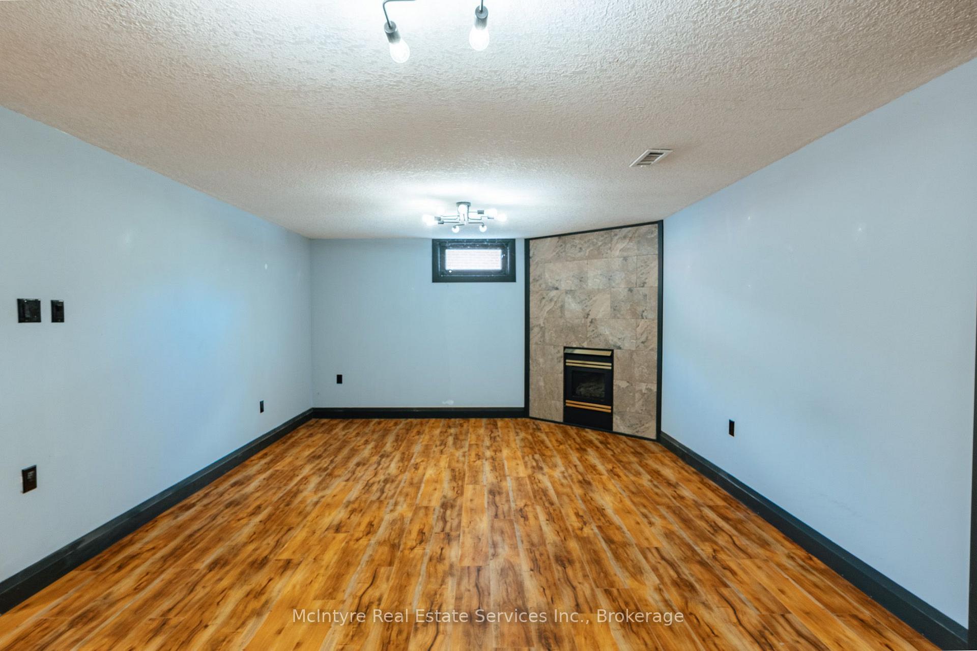 Photo 24 of 229 Winfield Avenue, Waterloo, Lincoln Village — HOMEH