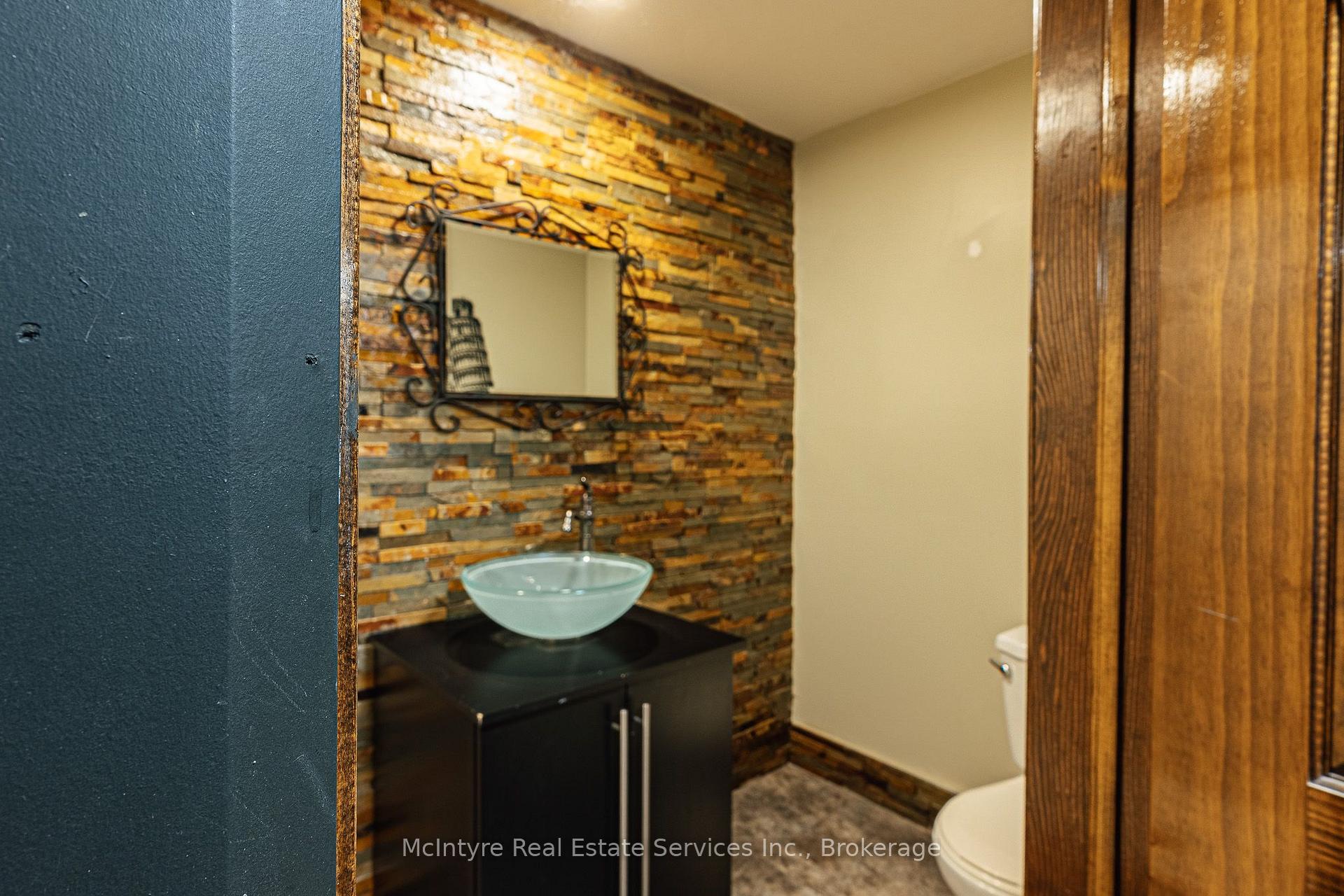 Photo 25 of 229 Winfield Avenue, Waterloo, Lincoln Village — HOMEH
