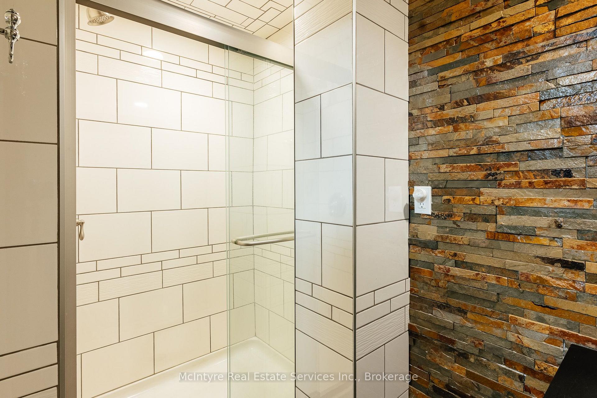 Photo 26 of 229 Winfield Avenue, Waterloo, Lincoln Village — HOMEH