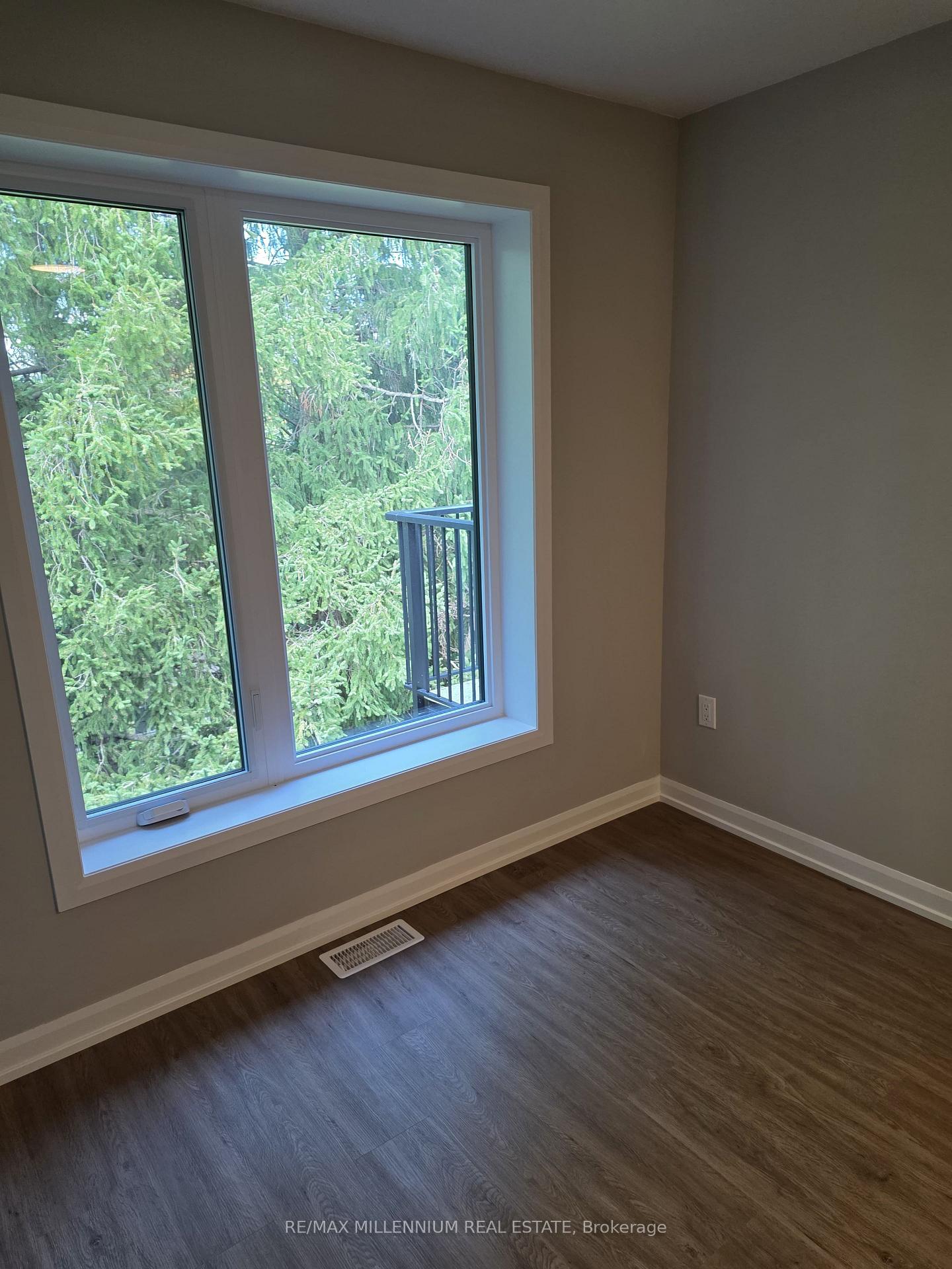 Photo 13 of Unit 320, 708 Woolwich Street, Guelph, York/Watson Industrial Park — HOMEH