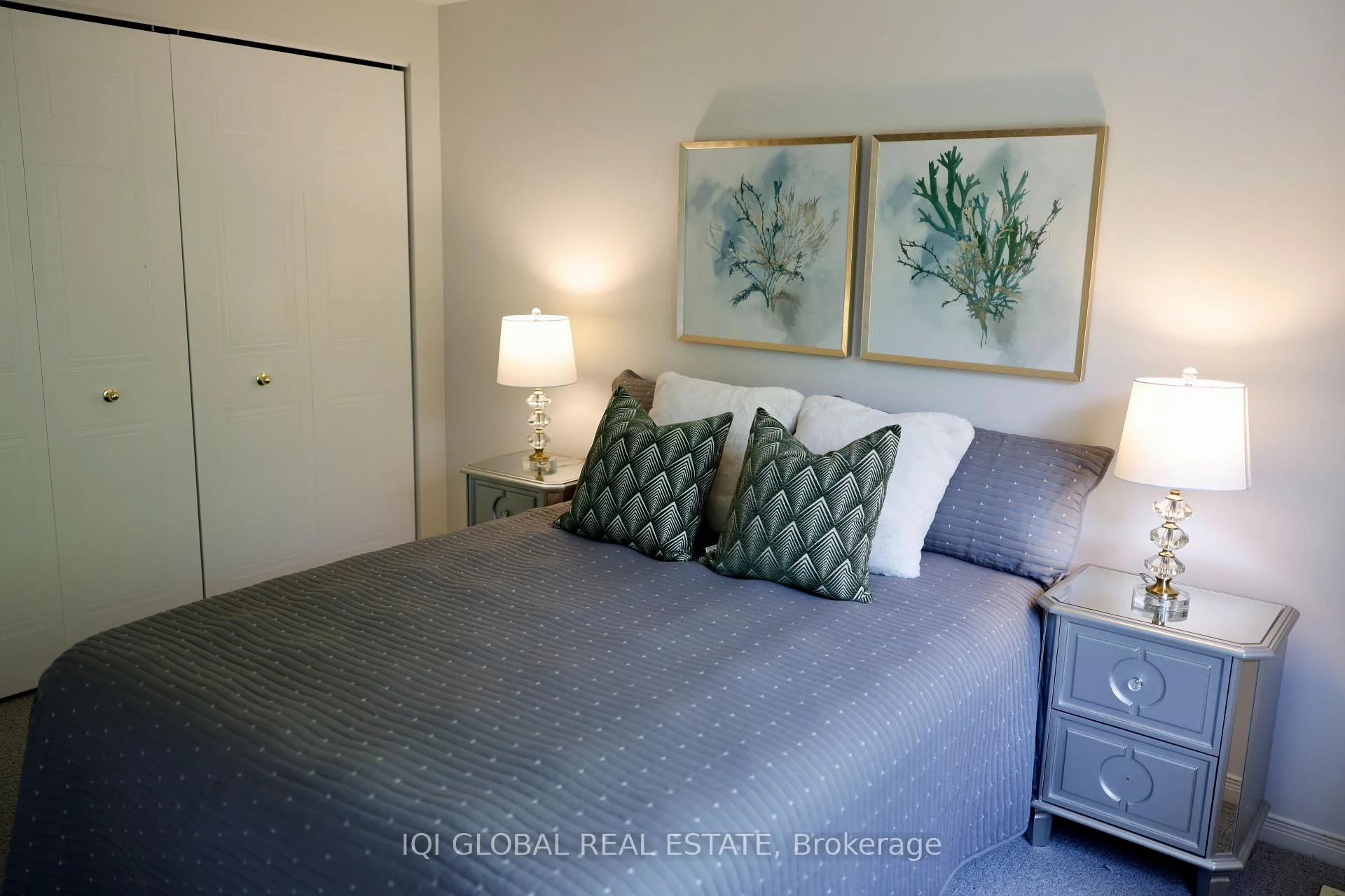 Photo 6 of 881 Blacksmith Street, London, North M — HOMEH