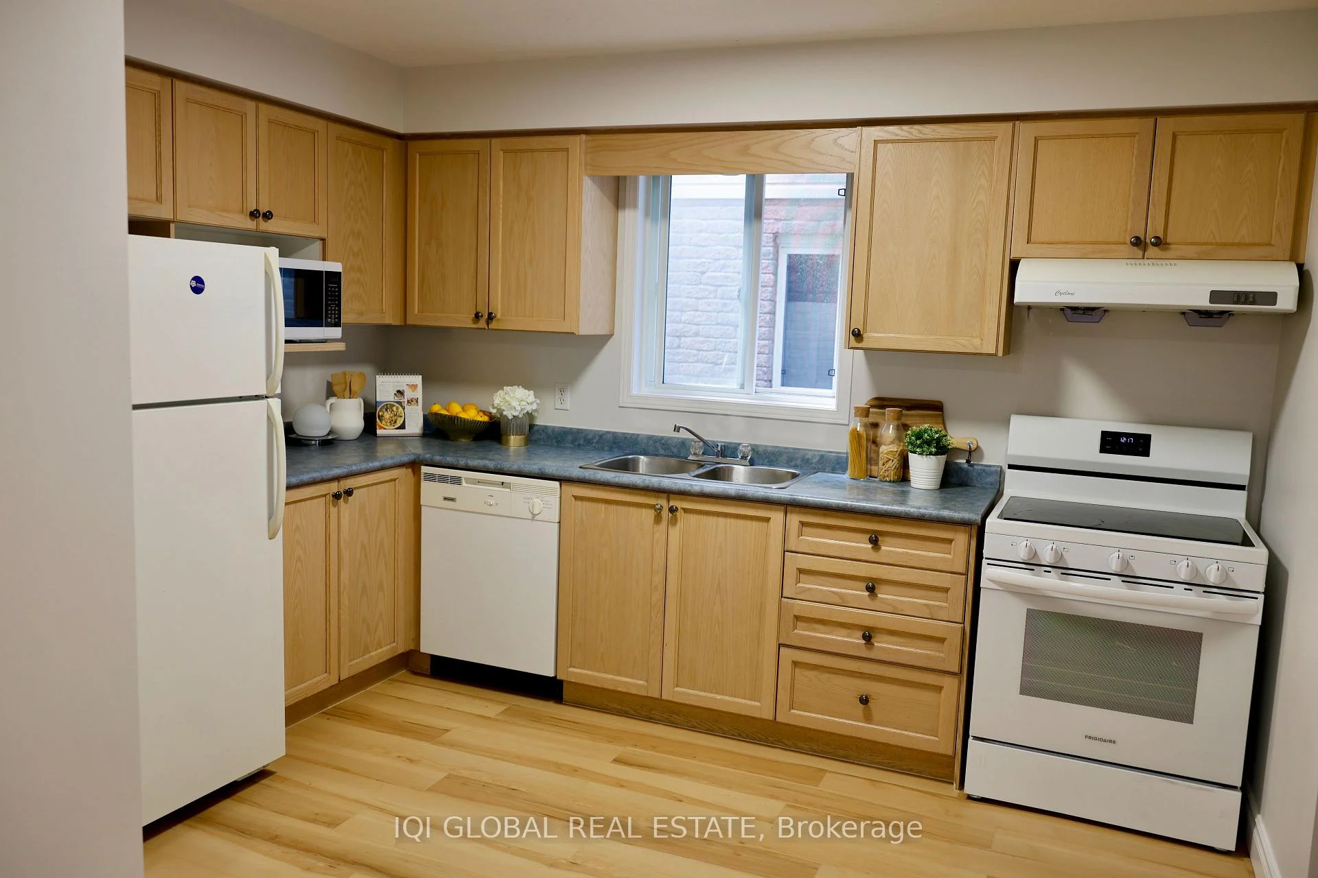 Photo 27 of 881 Blacksmith Street, London, North M — HOMEH