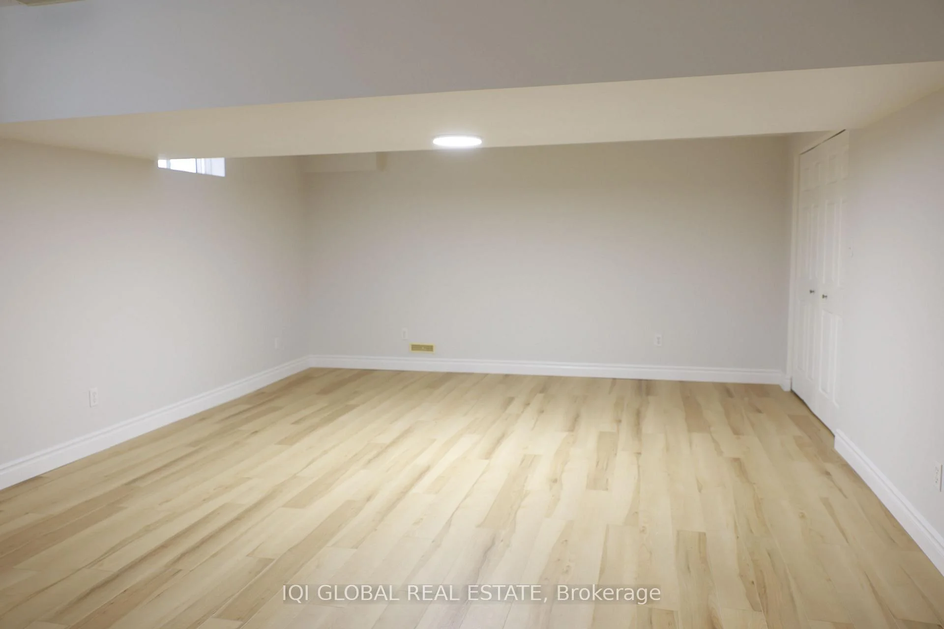 Photo 40 of 881 Blacksmith Street, London, North M — HOMEH