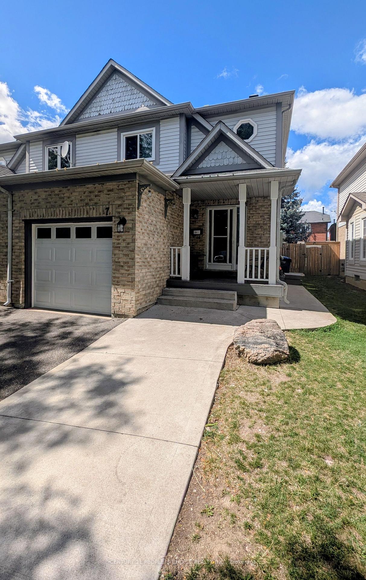 Photo 1 of 7 Amazon Court, Brampton, Sandringham-Wellington — HOMEH