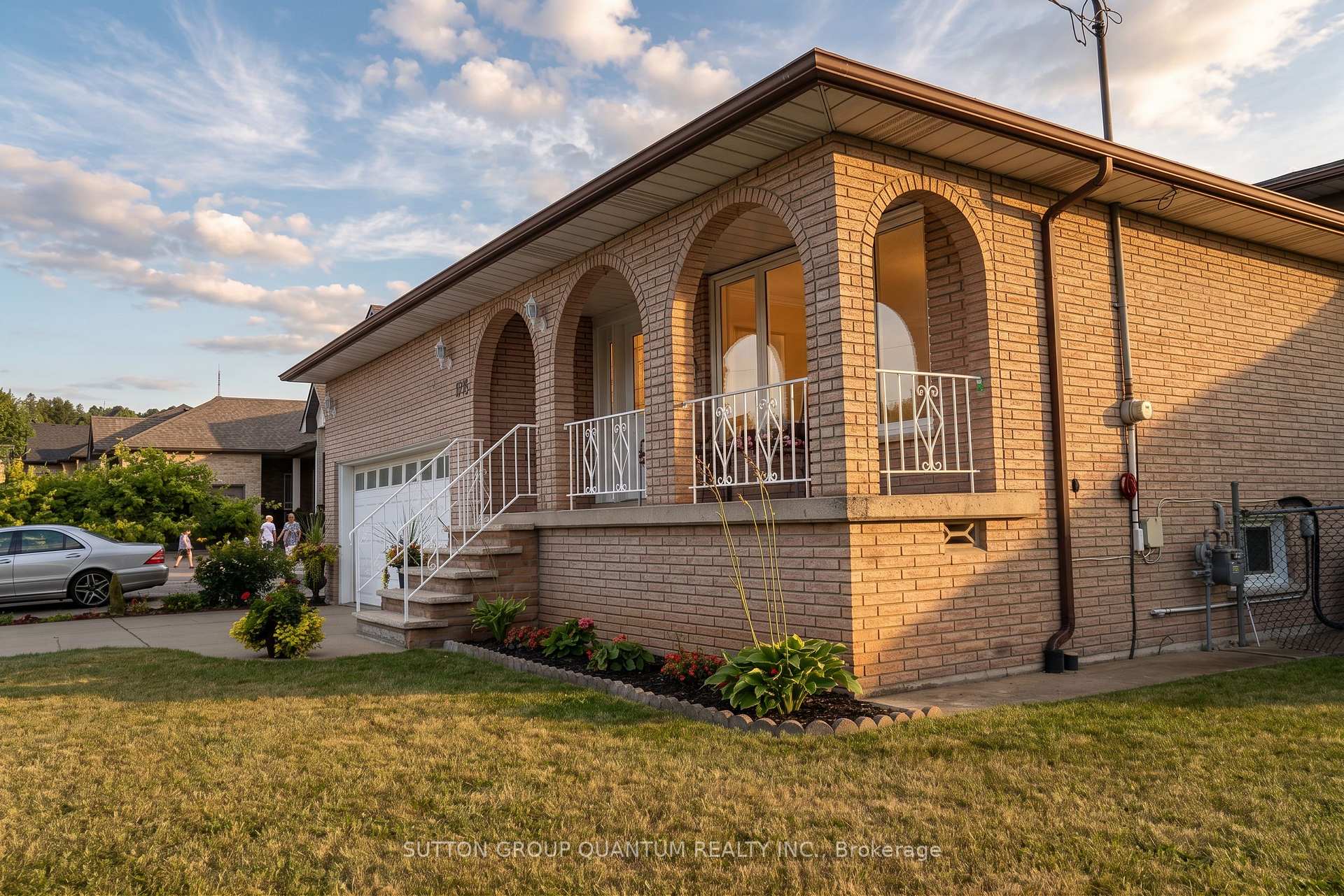 Photo 5 of 129 Margaret Avenue, Hamilton, Stoney Creek — HOMEH